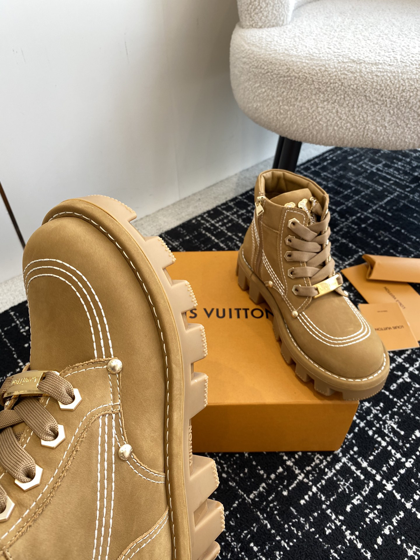 UA LV Boot