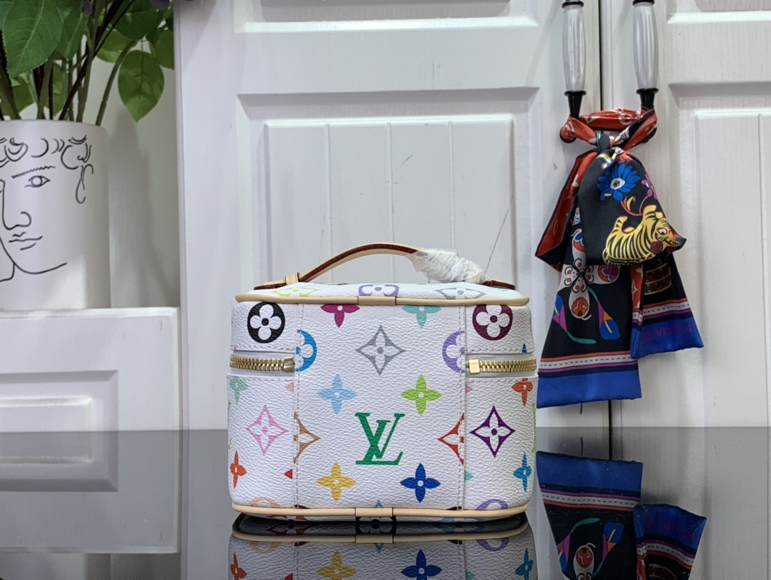 LV nice nano M14033 14x10.2x8.5cm