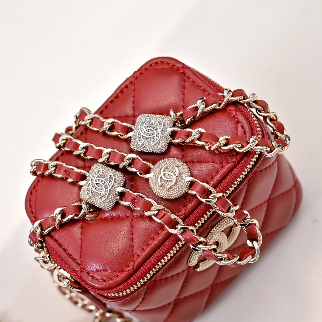 Ch*el small vanity with chain 8.5x11x7cm