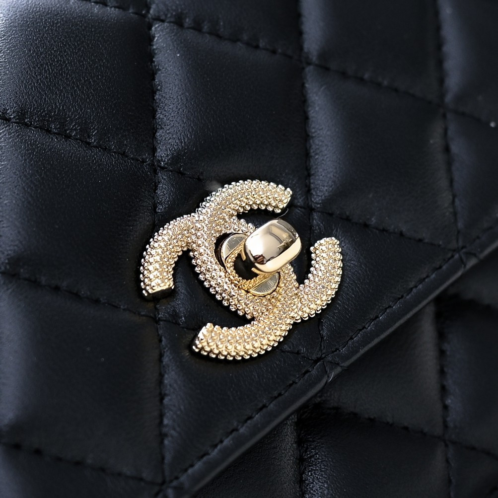 Ch*el clutch with chain 11x18.5x6cm