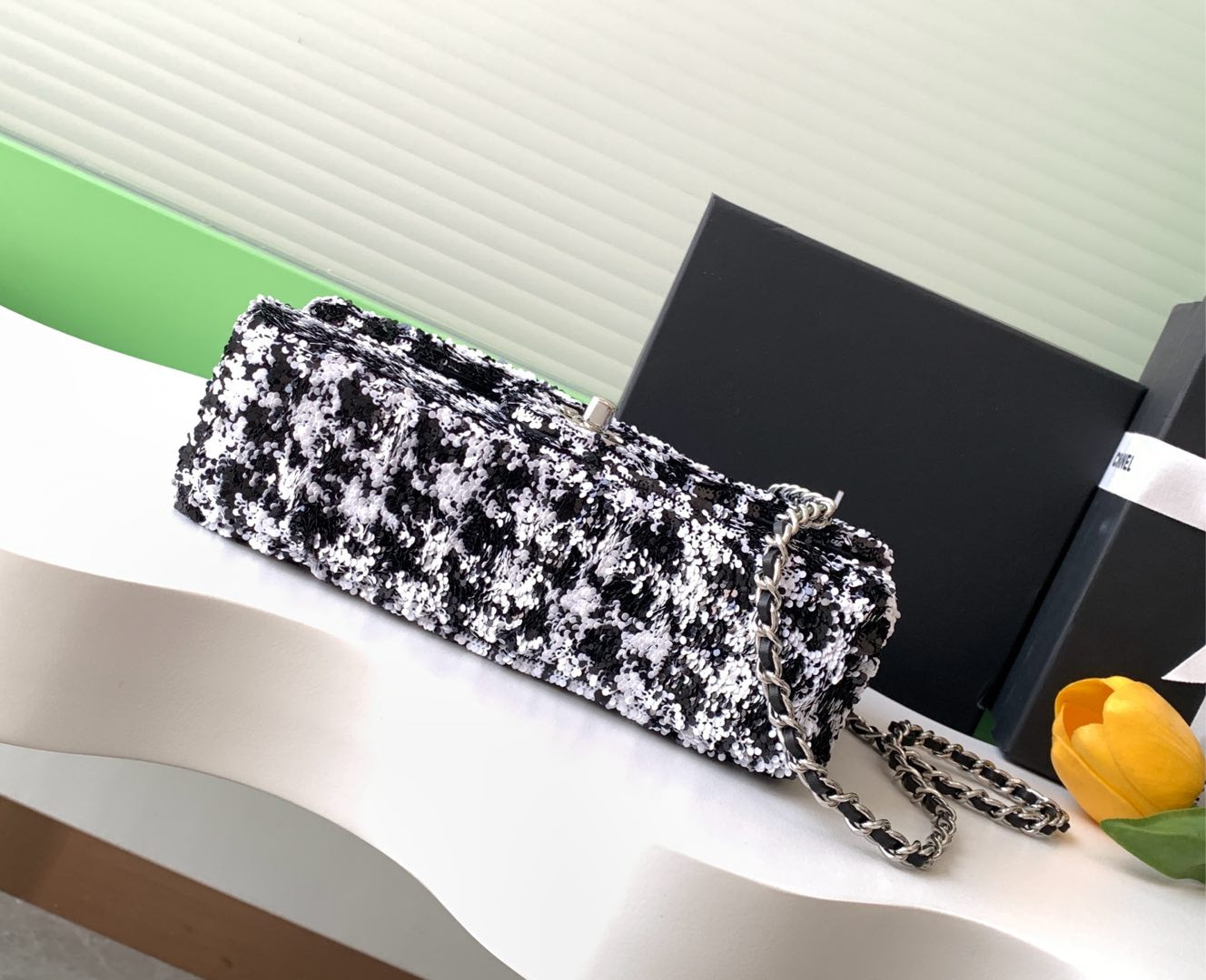 Ch*el  flap bag 14x22x7cm