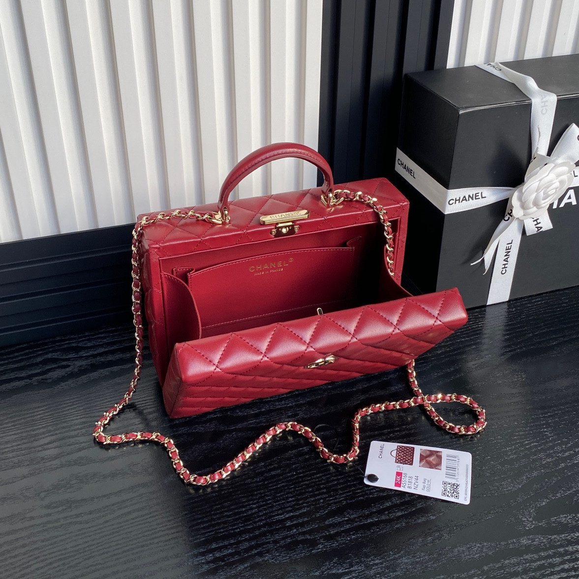 Ch*el box bag 15x22x7.5cm