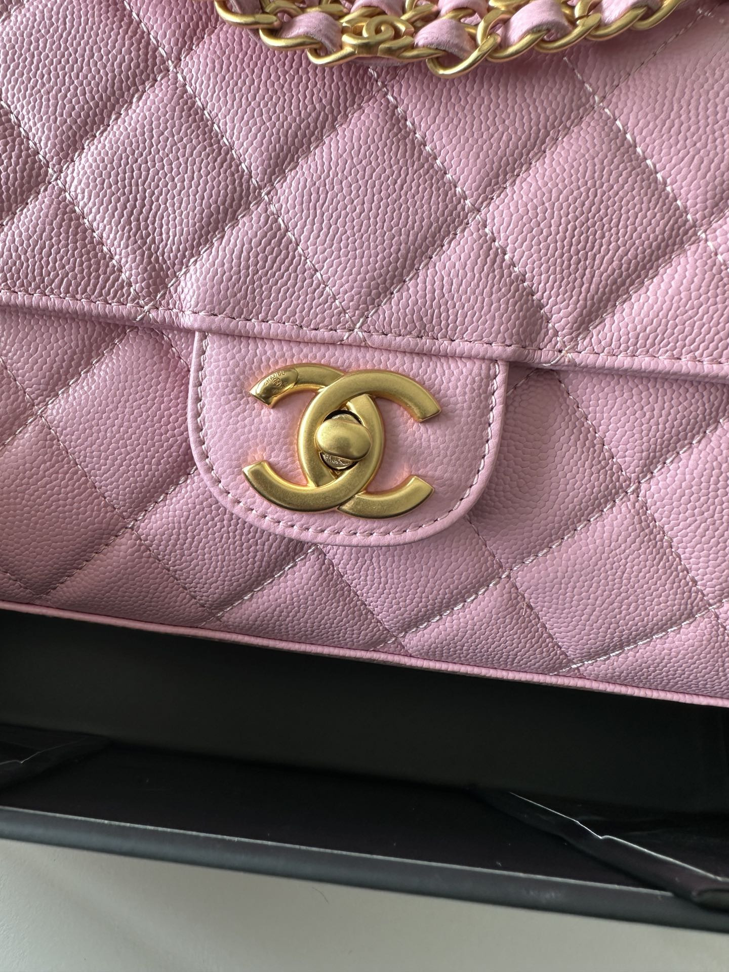 Ch*el small flap 22 x14.5 x7cm