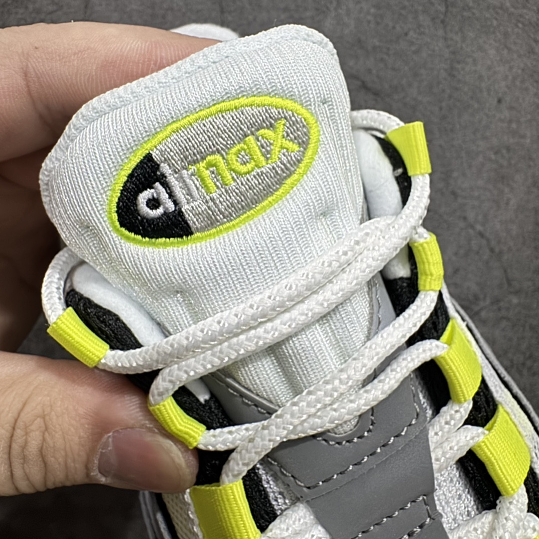 UA NIKE Air Max 95