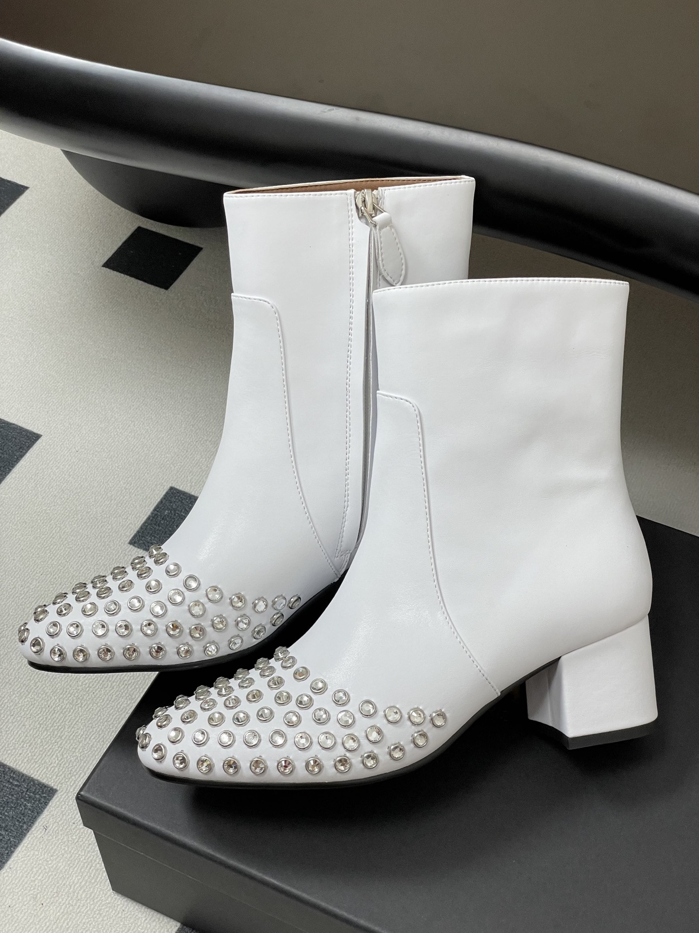 ua alaia crystal Di*m*nd boots 5.5cm heel(customized size 7-10 days production time)