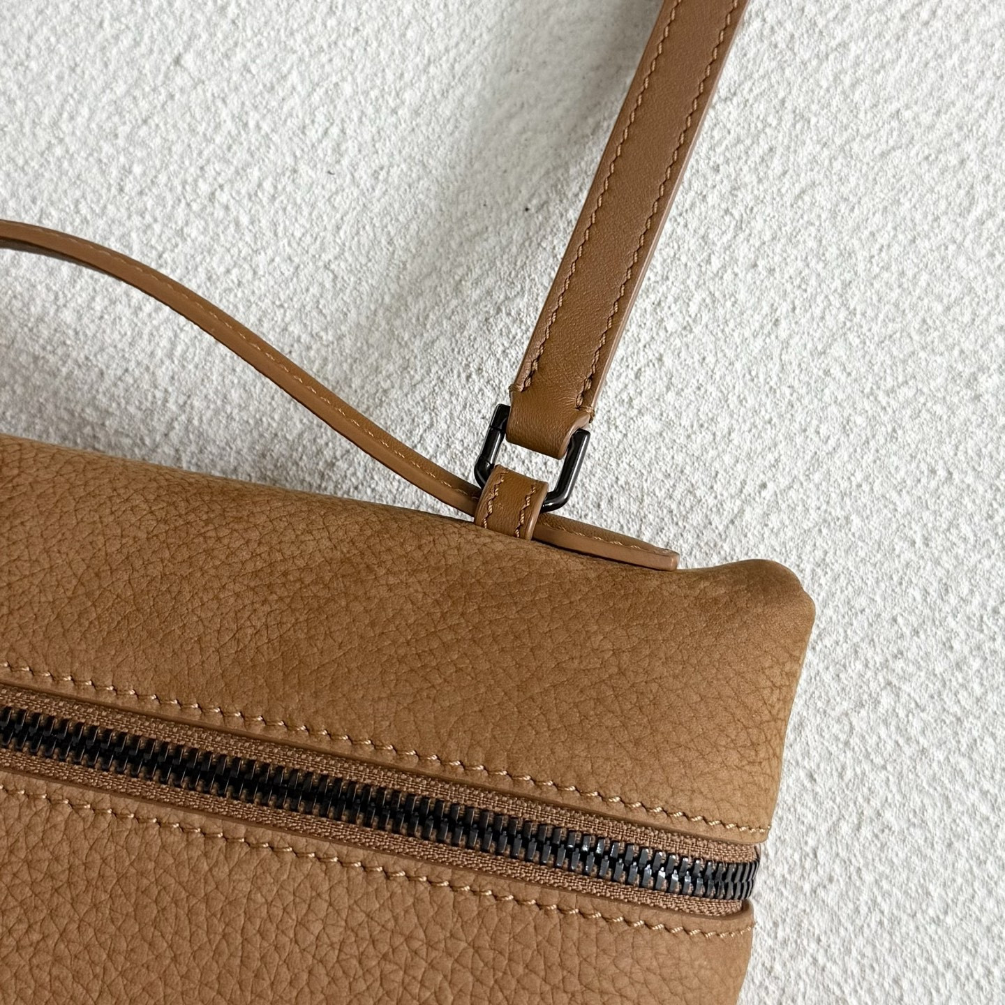 L**o p*ana extra pouch l29 29x18x5cm