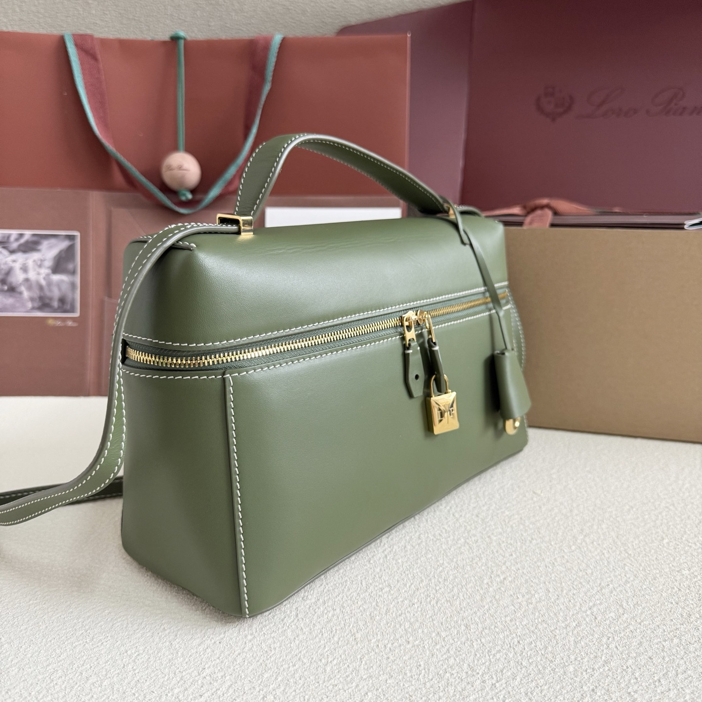 L**o p*ana extra pocket l27 calfskin 16x27x10cm