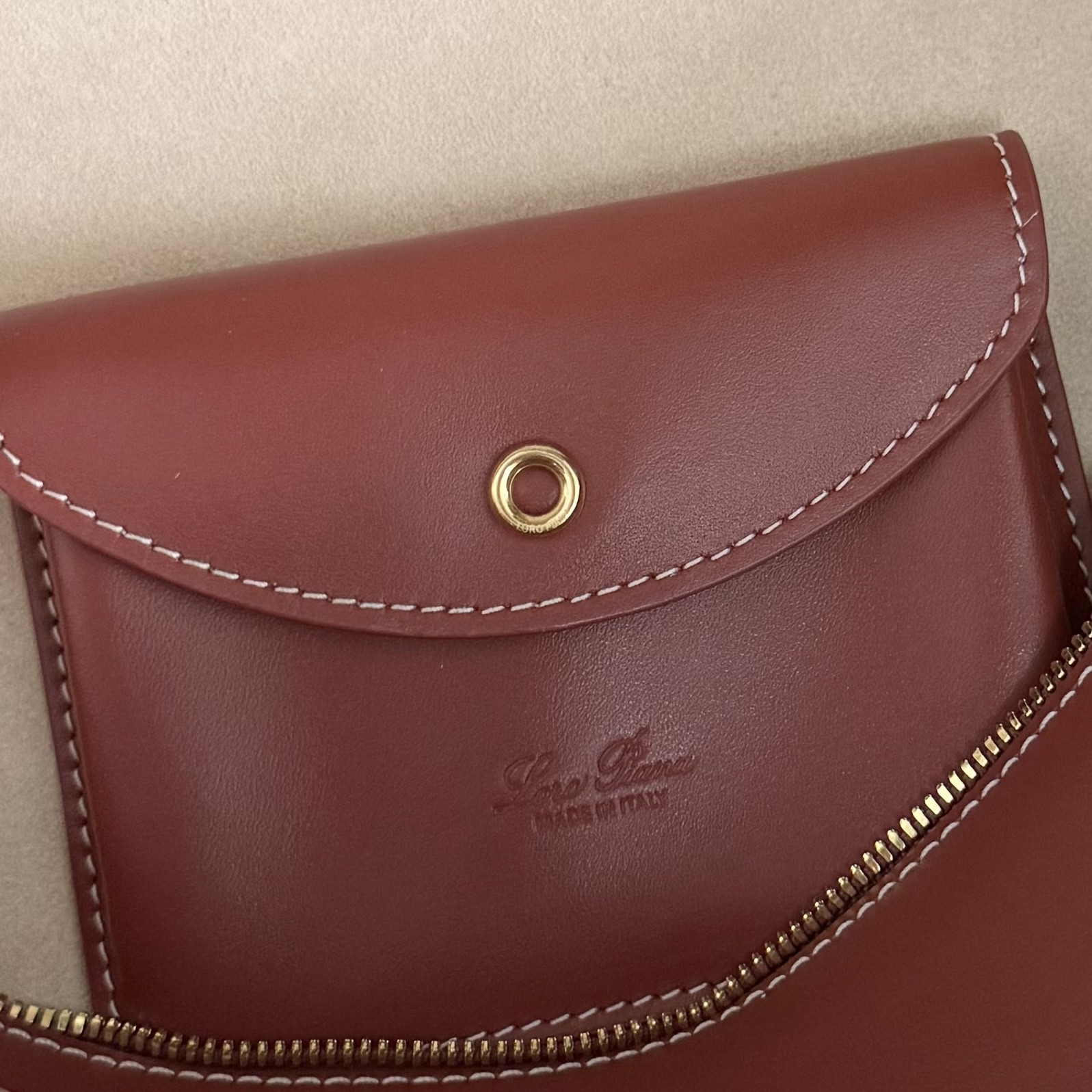 L**o p*ana extra pocket l27 calfskin 16x27x10cm