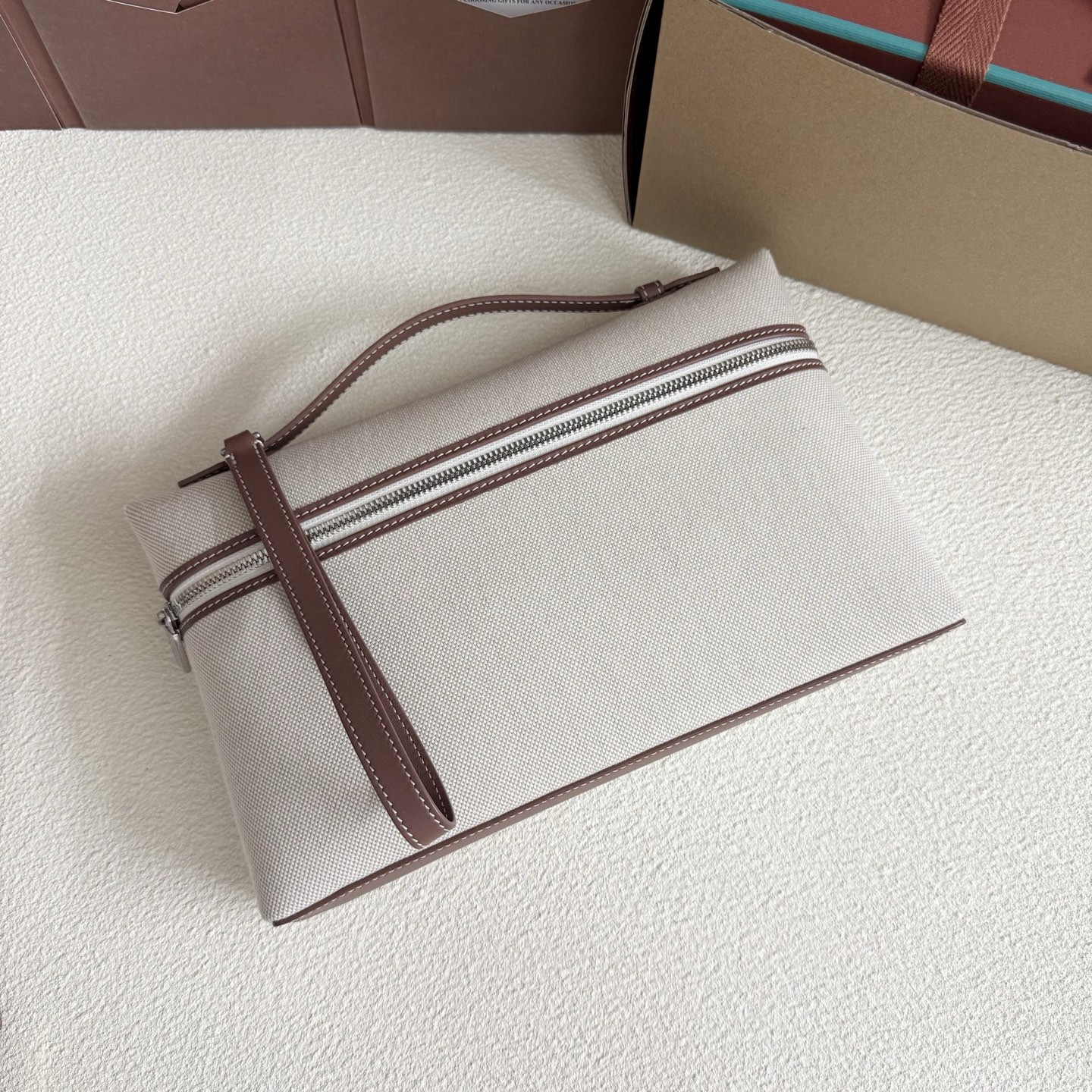 L**o p*ana extra pouch l29 29x18x5cm