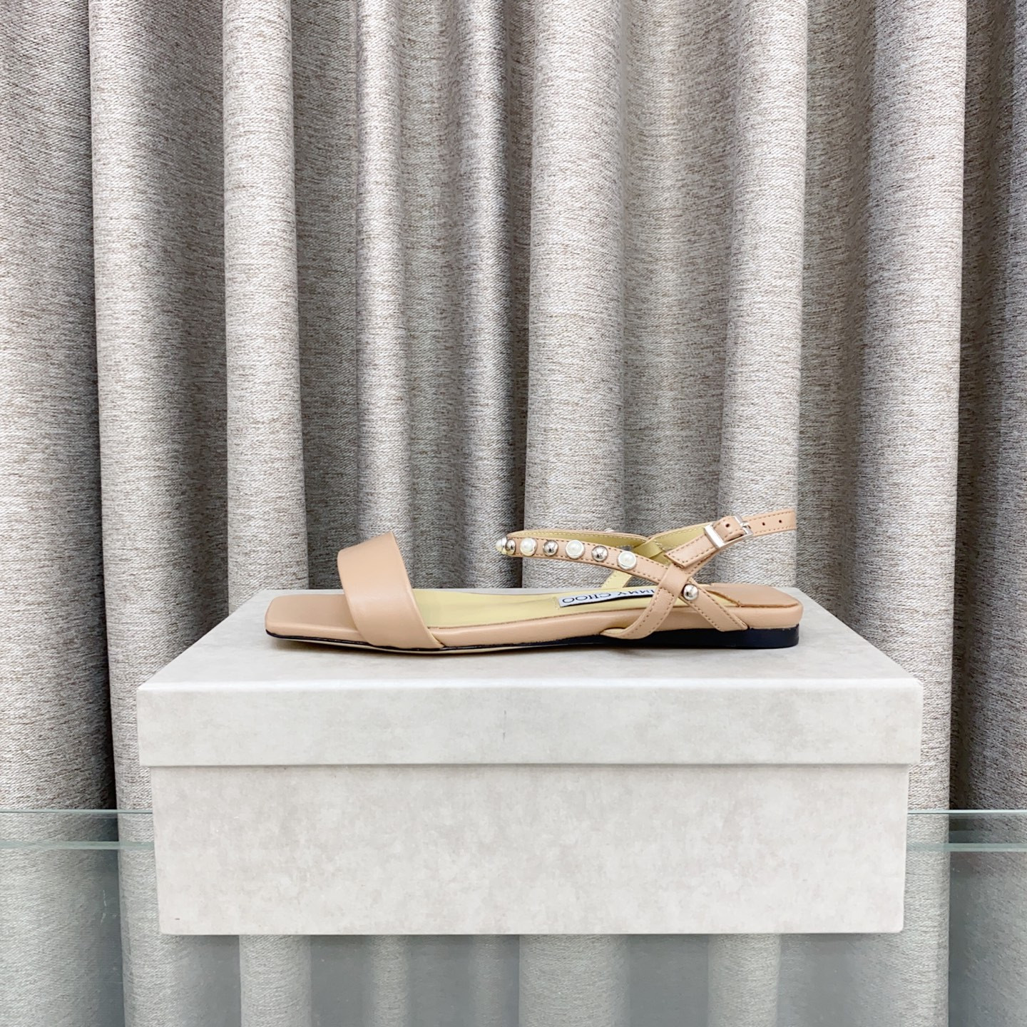 ua Ji*y Ch* sandals