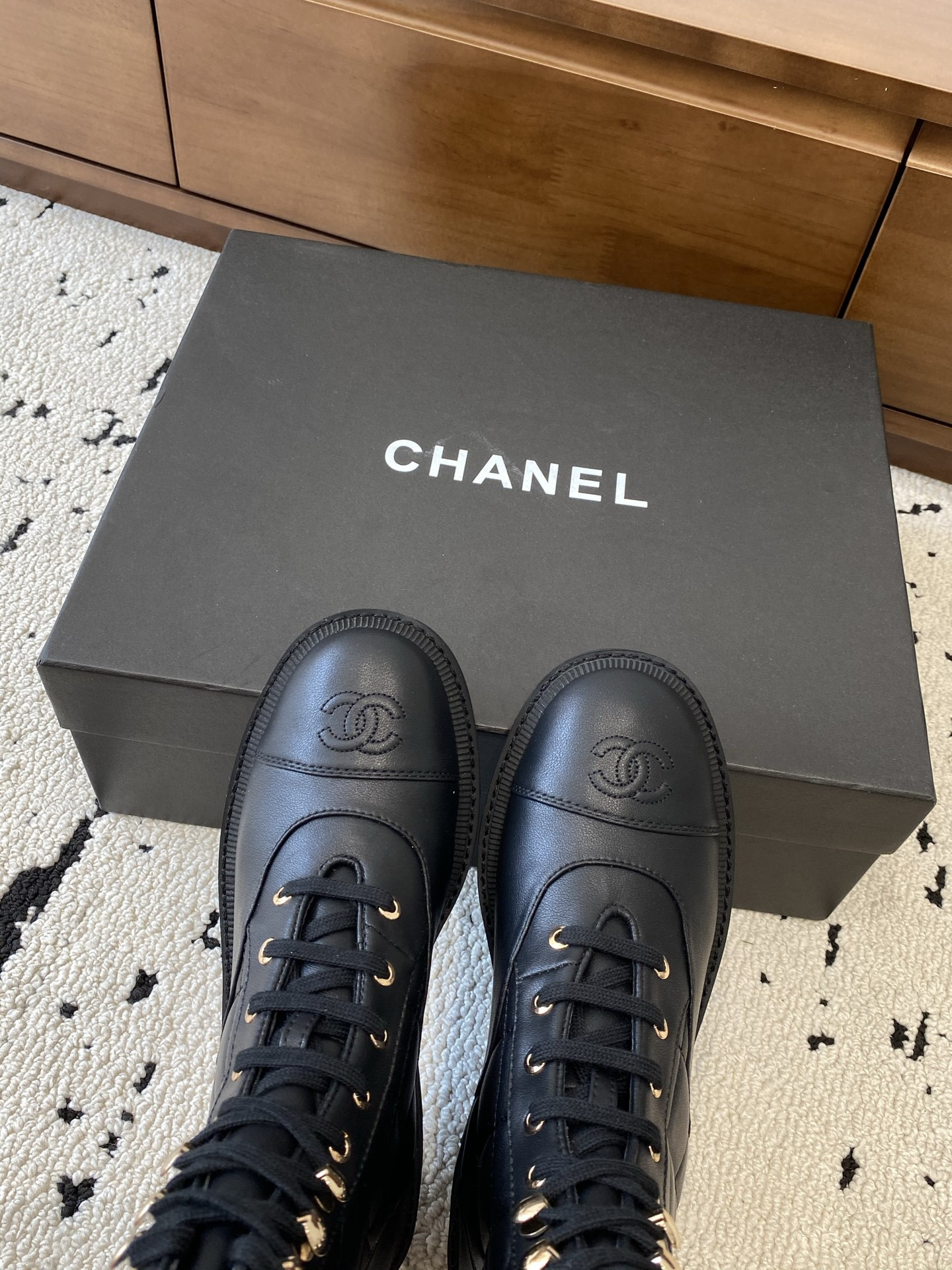 ua Ch*el boots