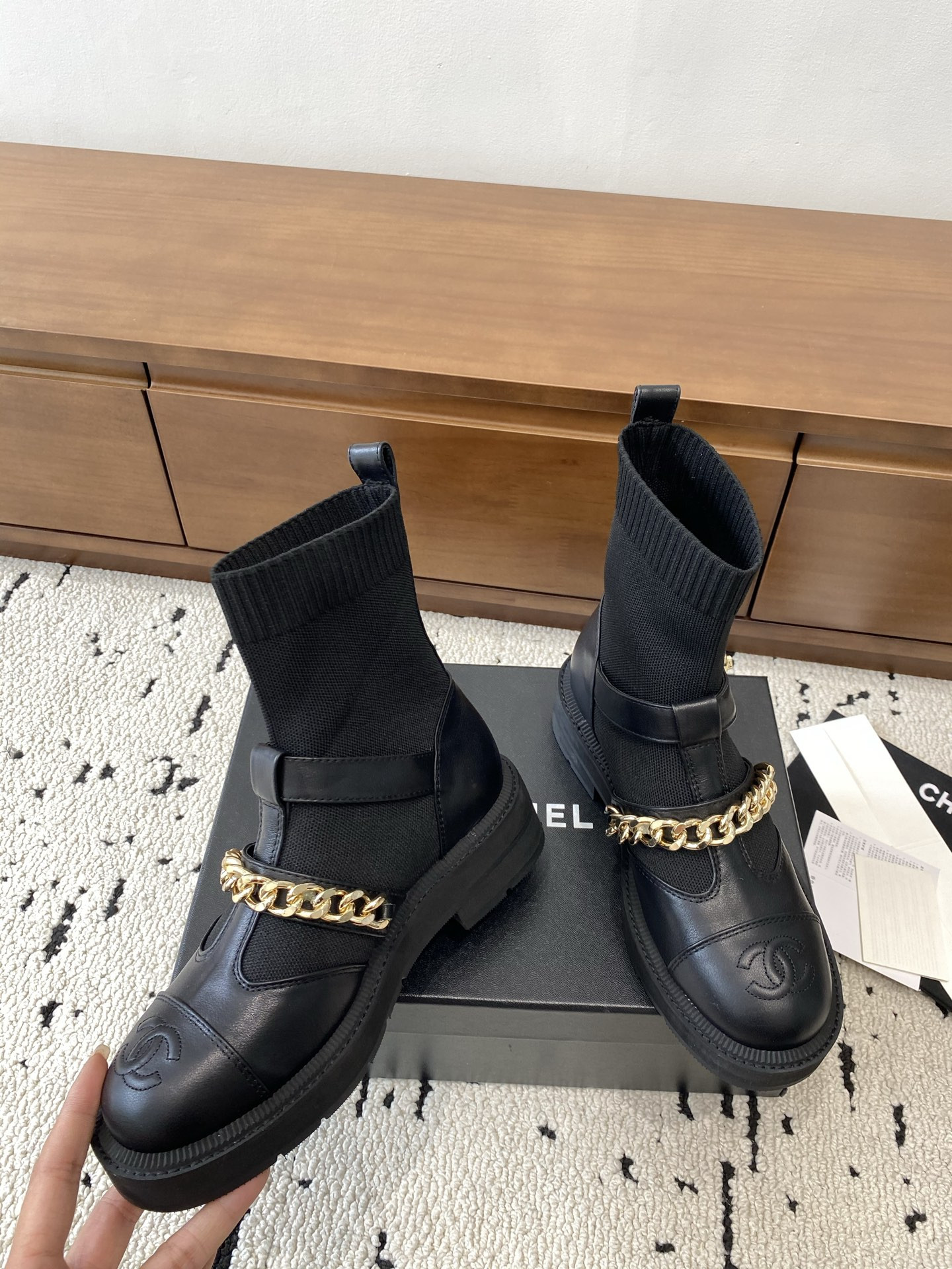 ua Ch*el boots
