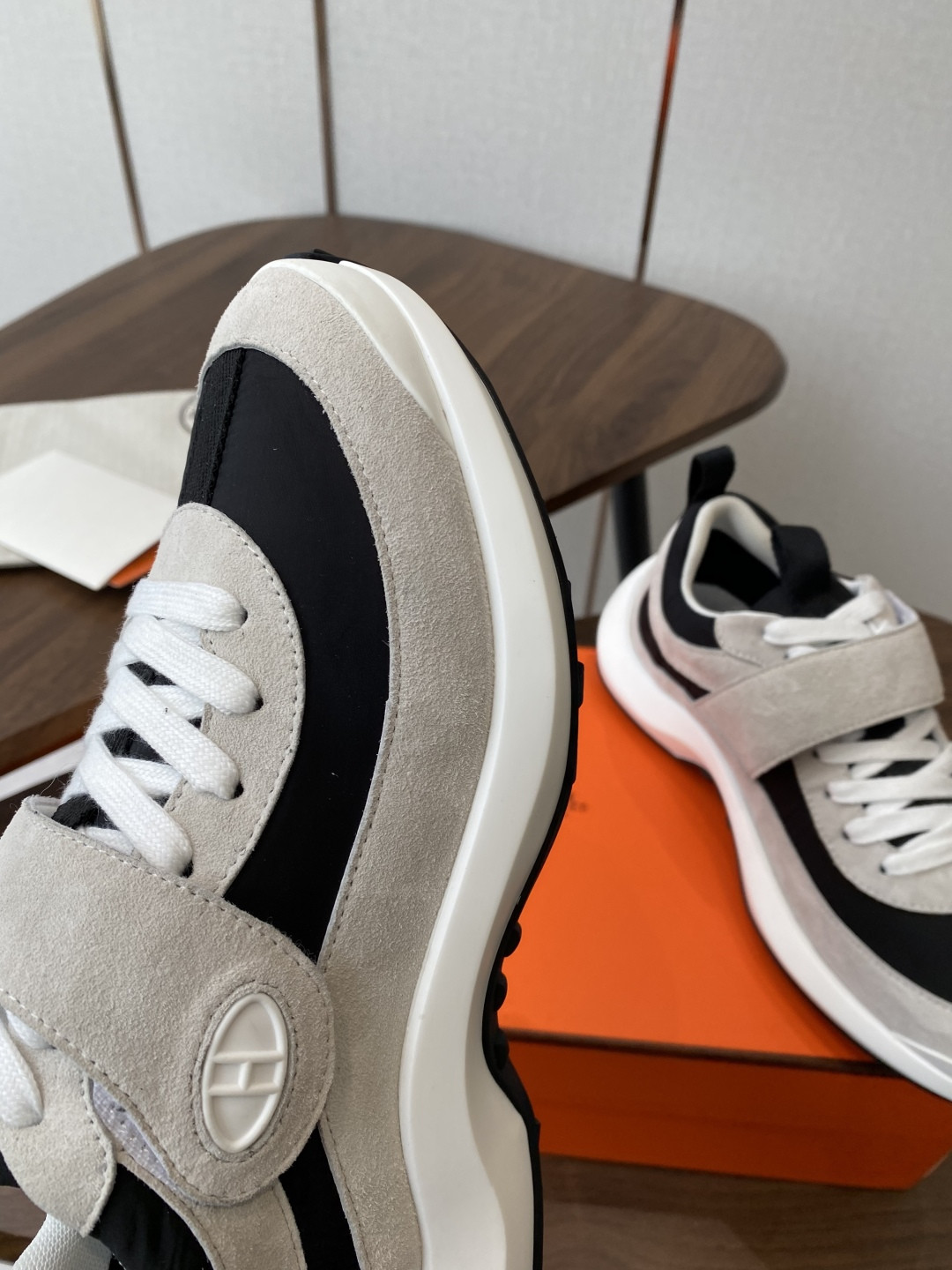 UA Hermès Loop Sneaker