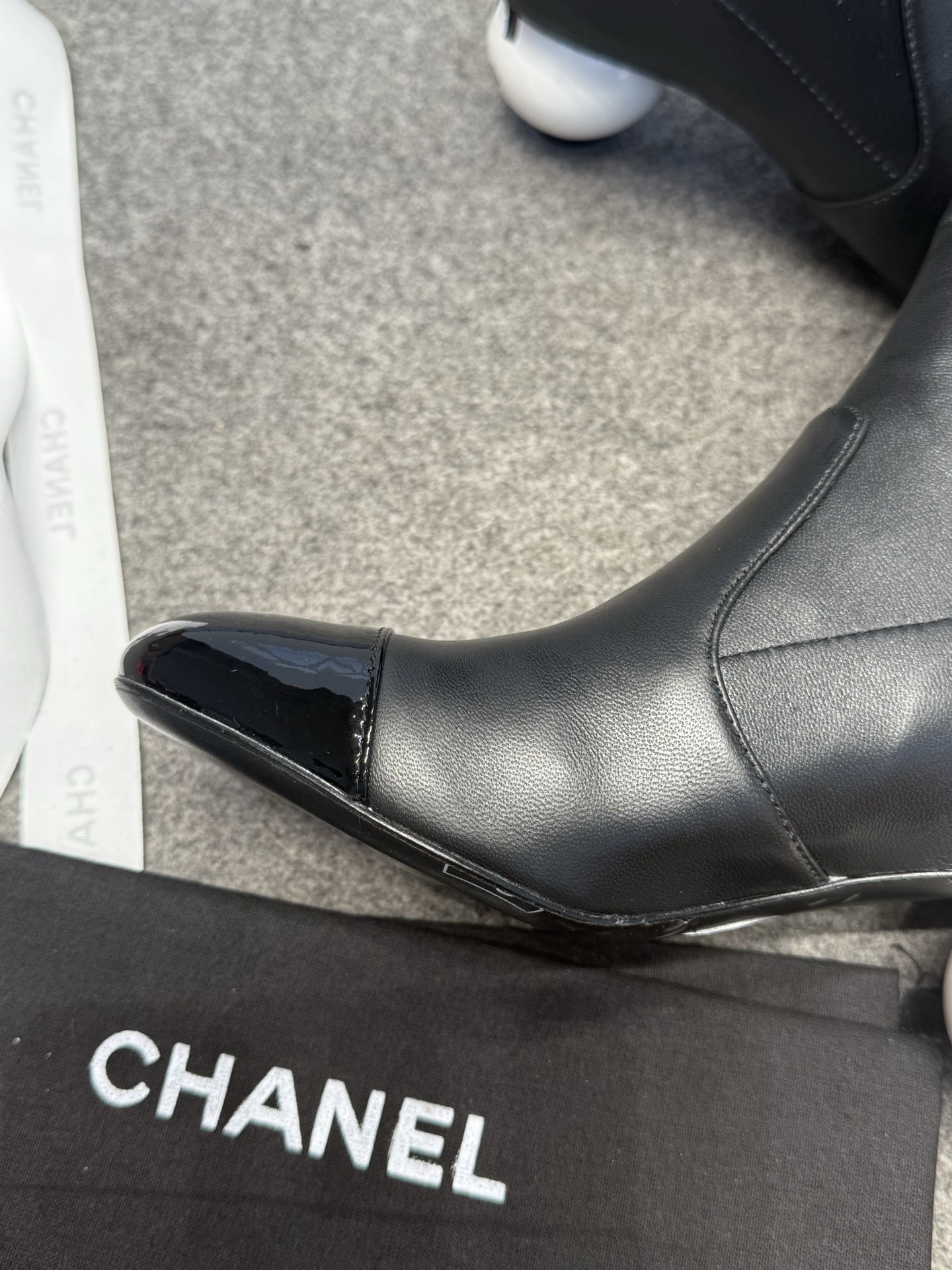 ua Ch*el mid-calf boots 6.5cm heel
