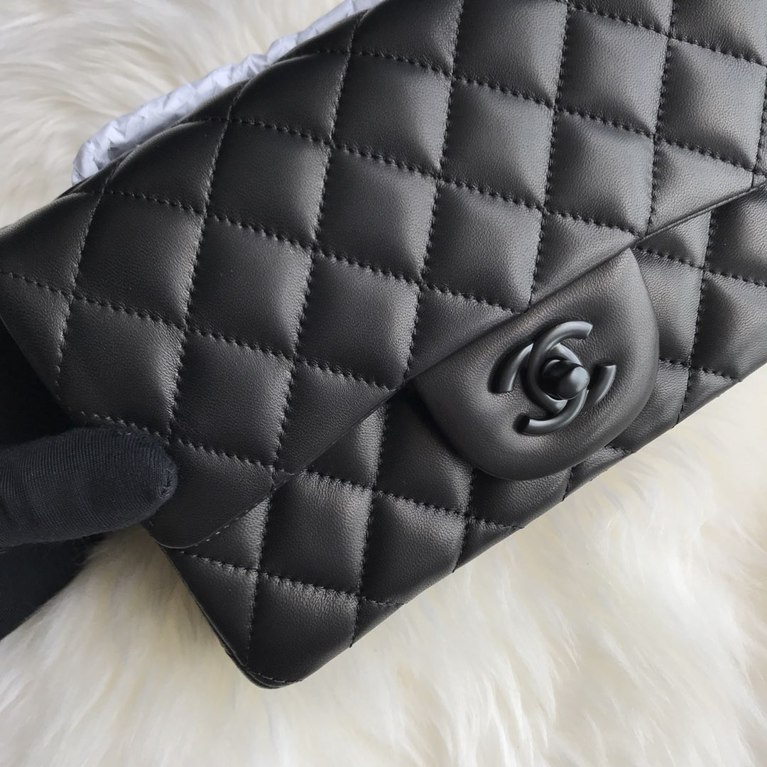 Chanel Mini Flap Bag 20x12x6cm