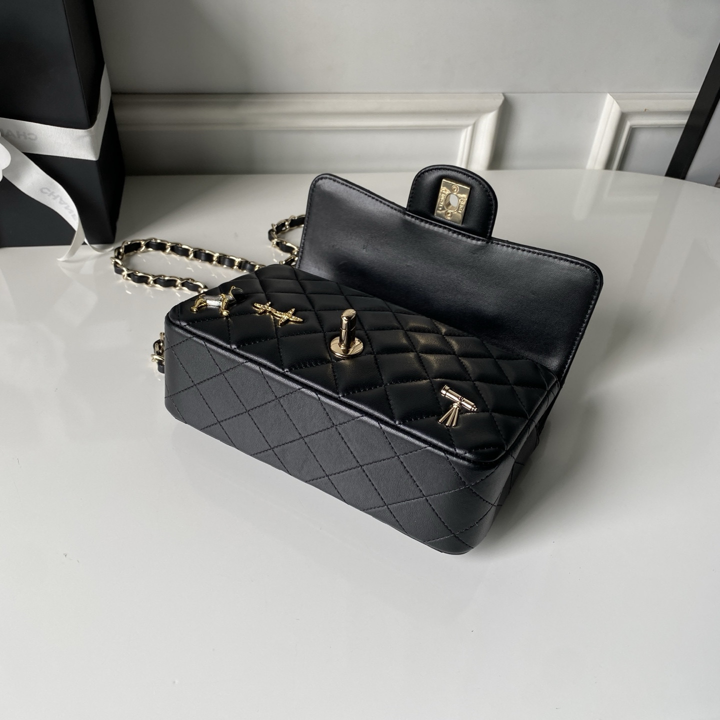 Chanel Mini Flap Bag A01116 20x12x6cm