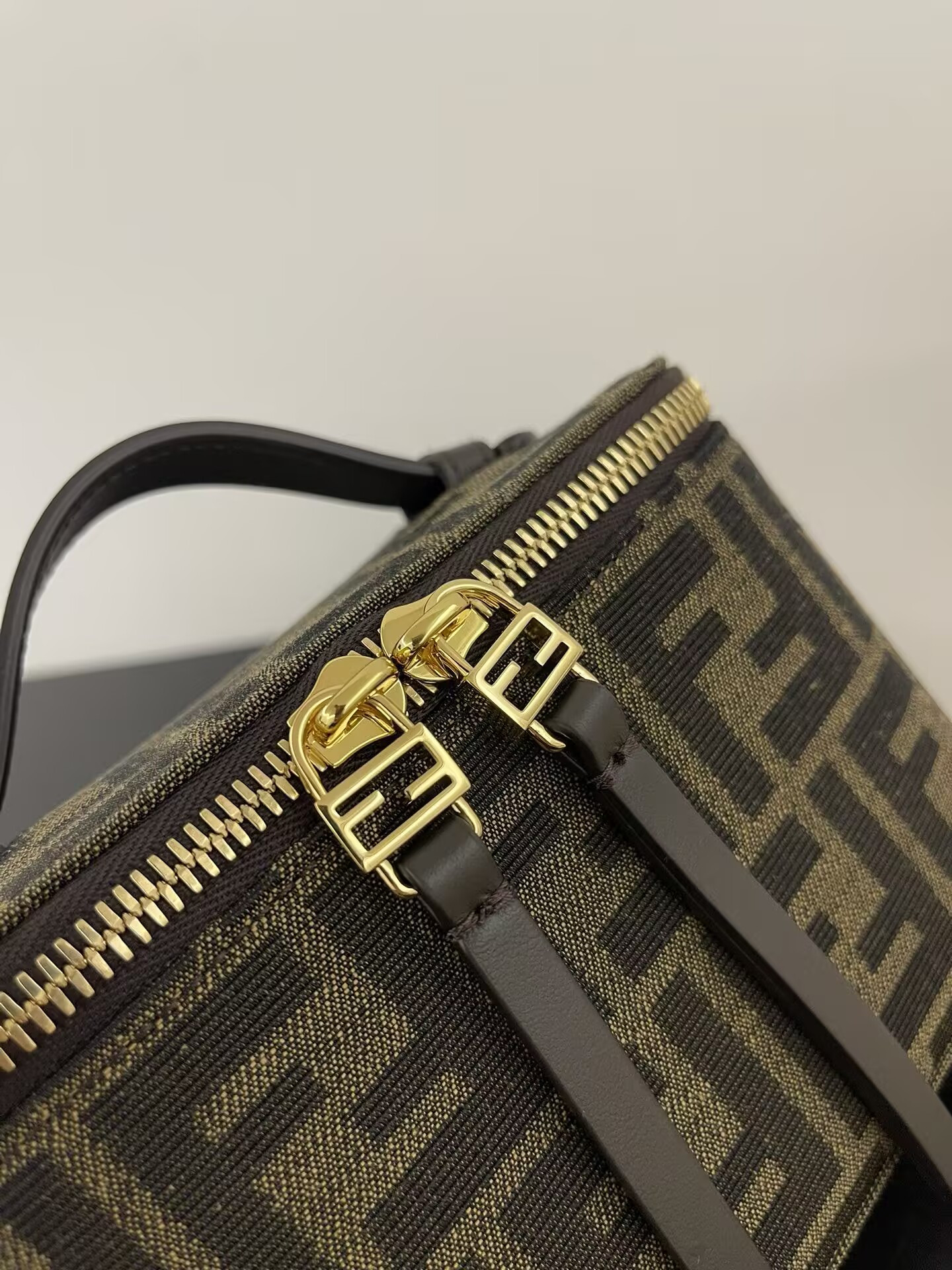 FENDI Vanity Mini Handbag 16x8x11cm
