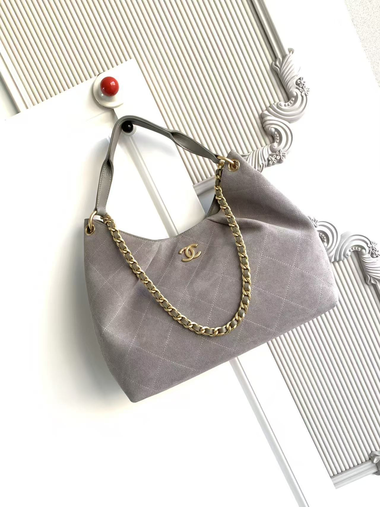 Chanel Hobo Bag AS5978 29x35x13cm