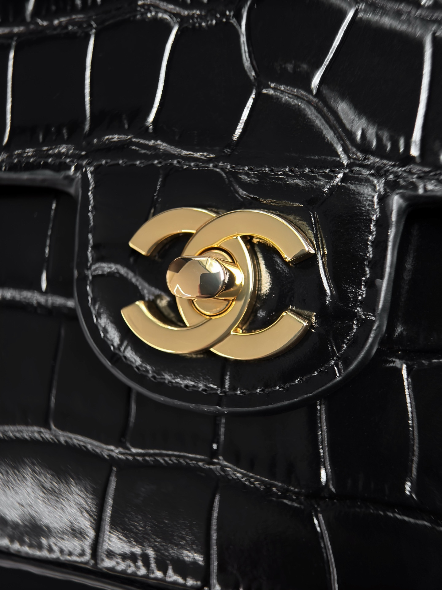 Chanel Mini Flap Bag With Handle AS6424 14.5x19.5x5cm