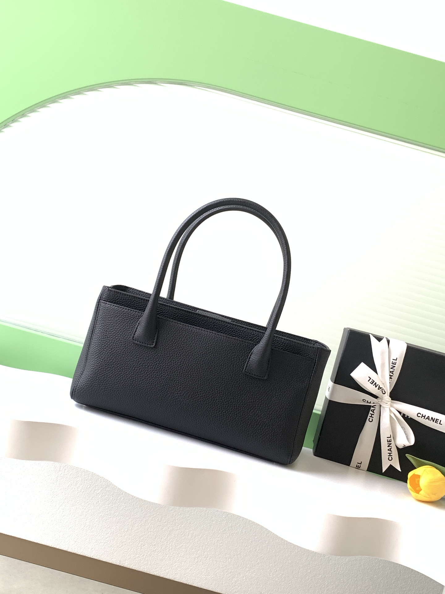 Chanel Executive Cerf Tote 32x17.5x13cm