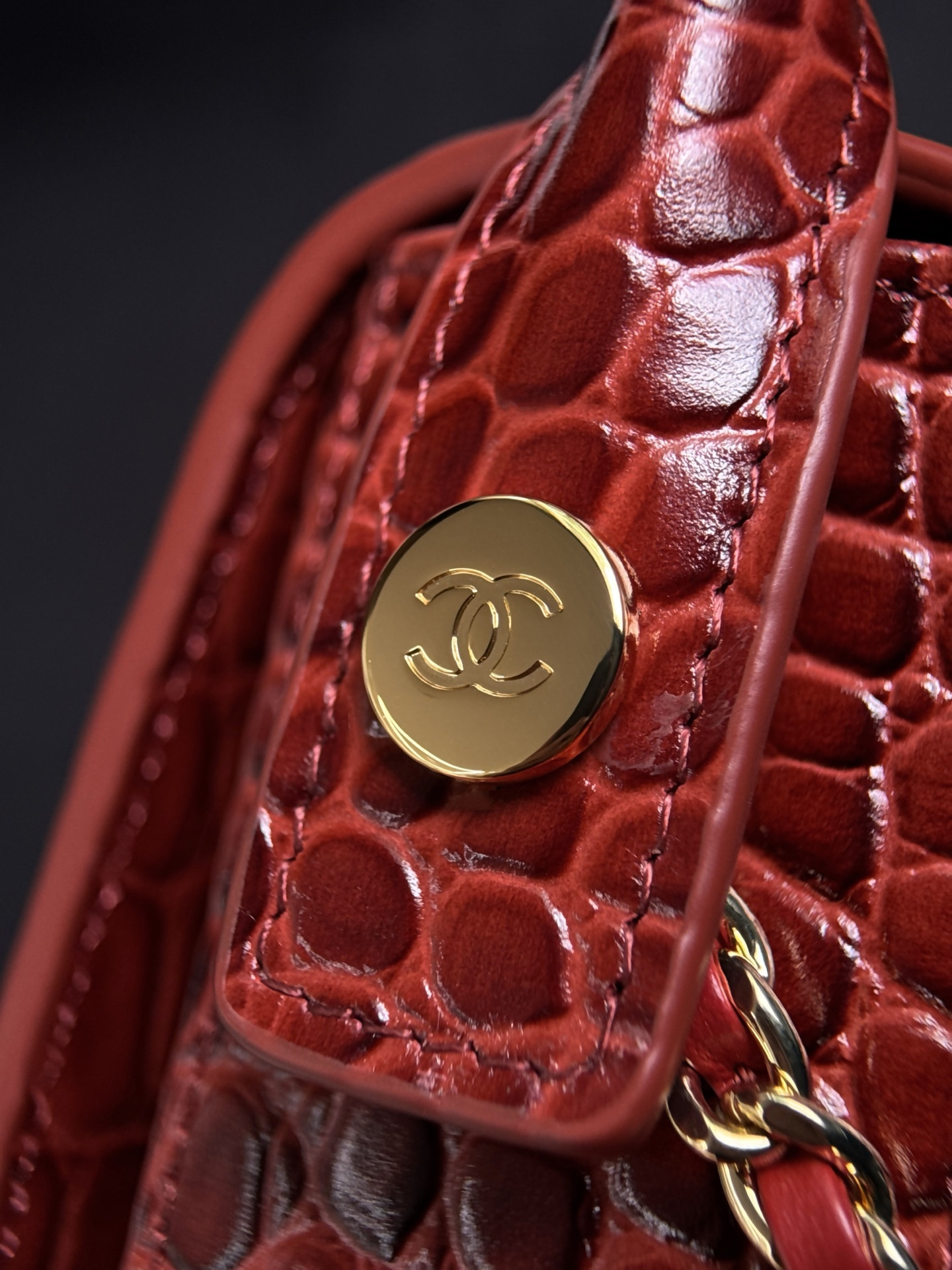 Chanel Mini Flap Bag With Handle AS6424 14.5x19.5x5cm