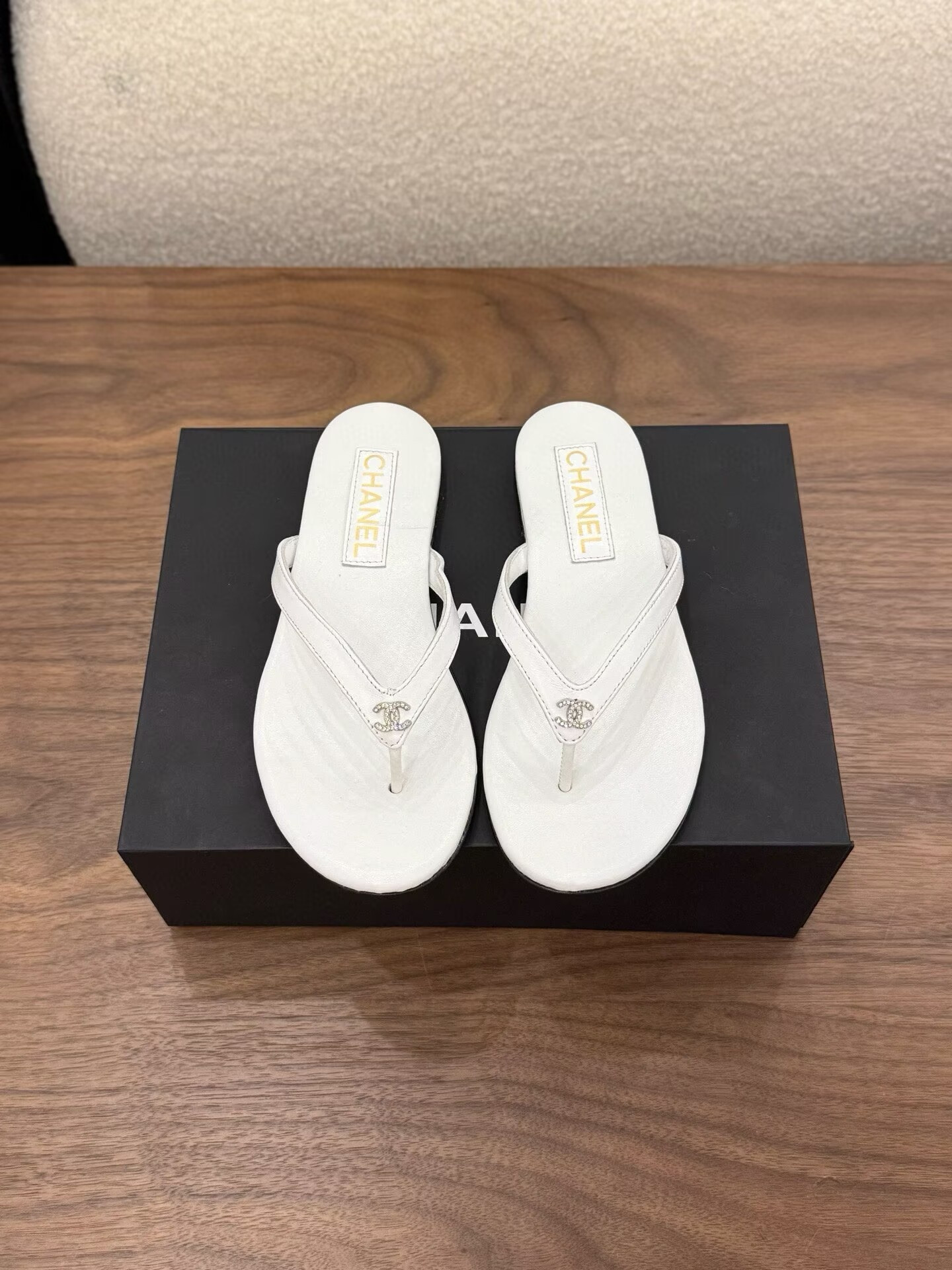UA Chanel Slides