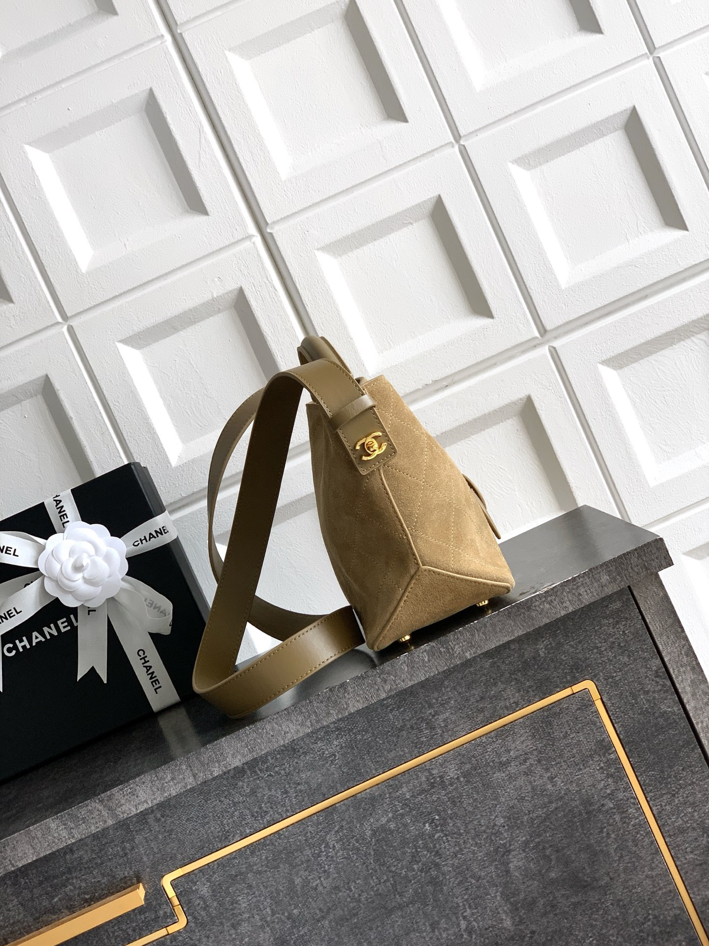 Chanel Bucket Bag 20x11x18cm