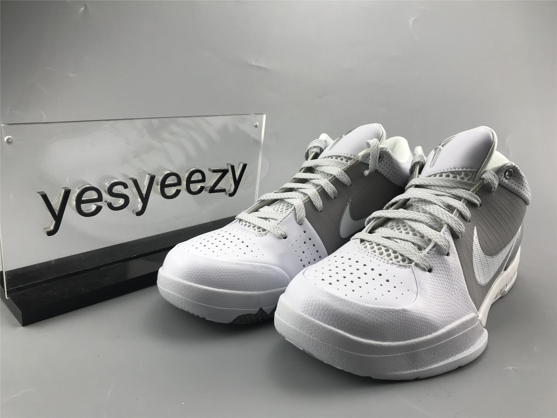 UA NIKE ZOOM KOBE 4 
