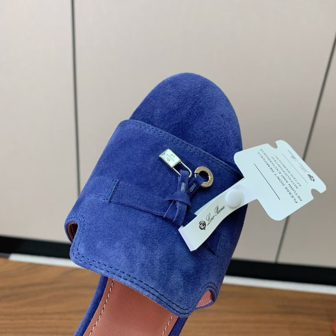 ua L0r0 P1ana summer charms sandal