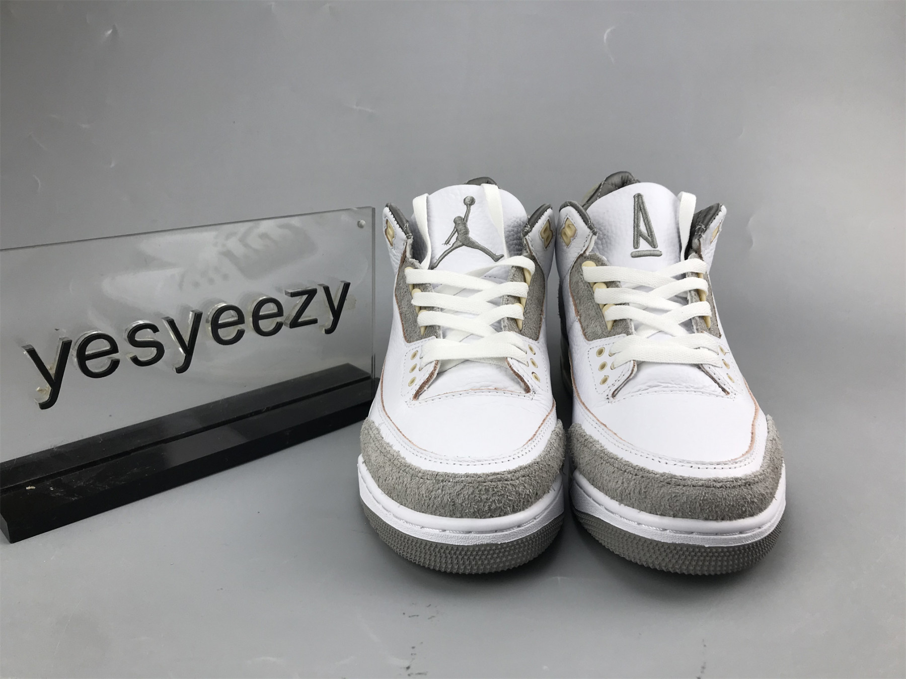 UA A MA MANIÉRE X WMNS AIR JORDAN 3 RETRO SP
