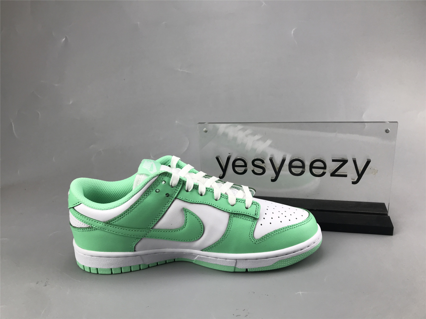 UA WMNS DUNK LOW 