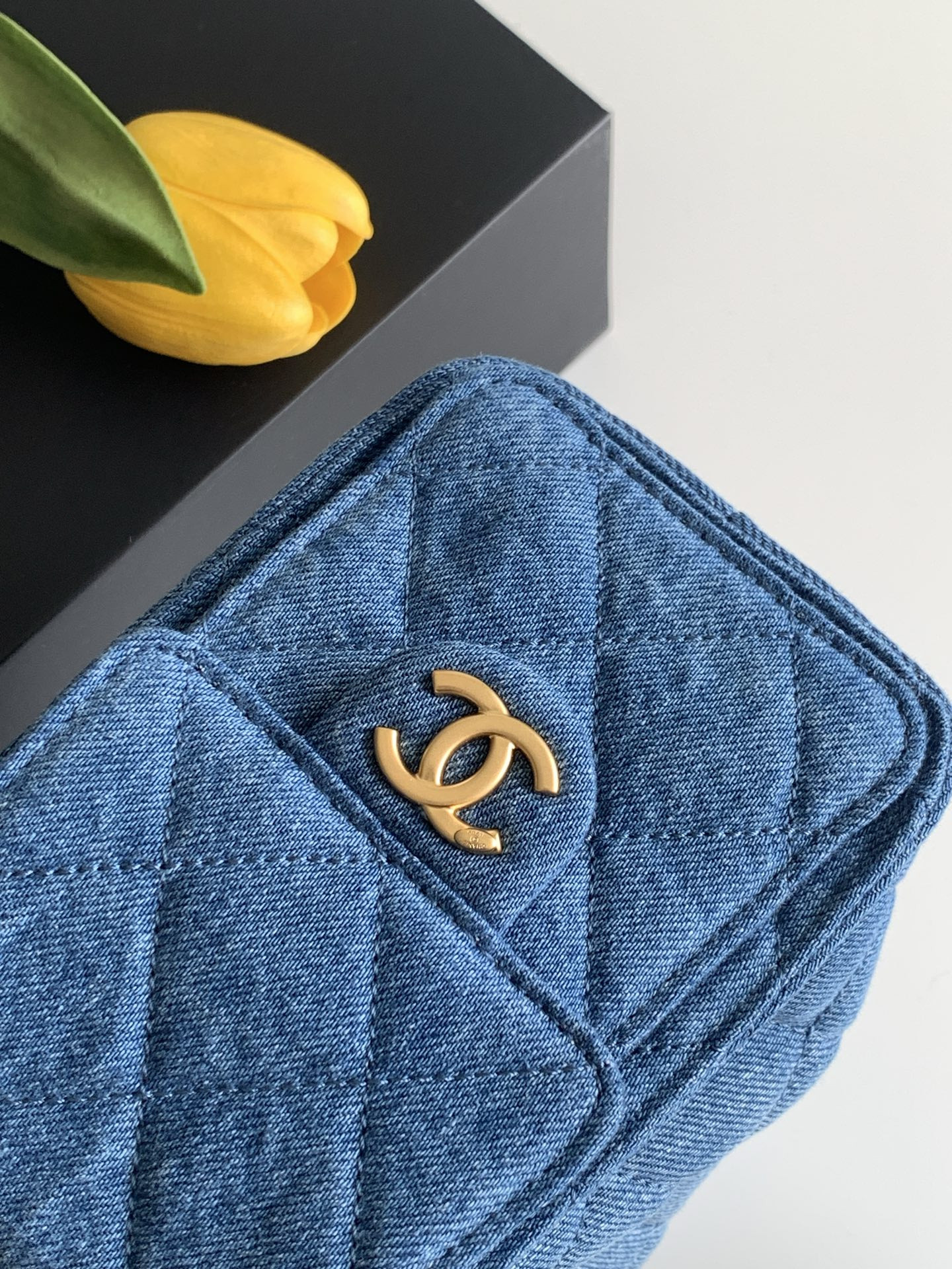 CHANEL 25C Bucket Bag 20x22x12.5cm