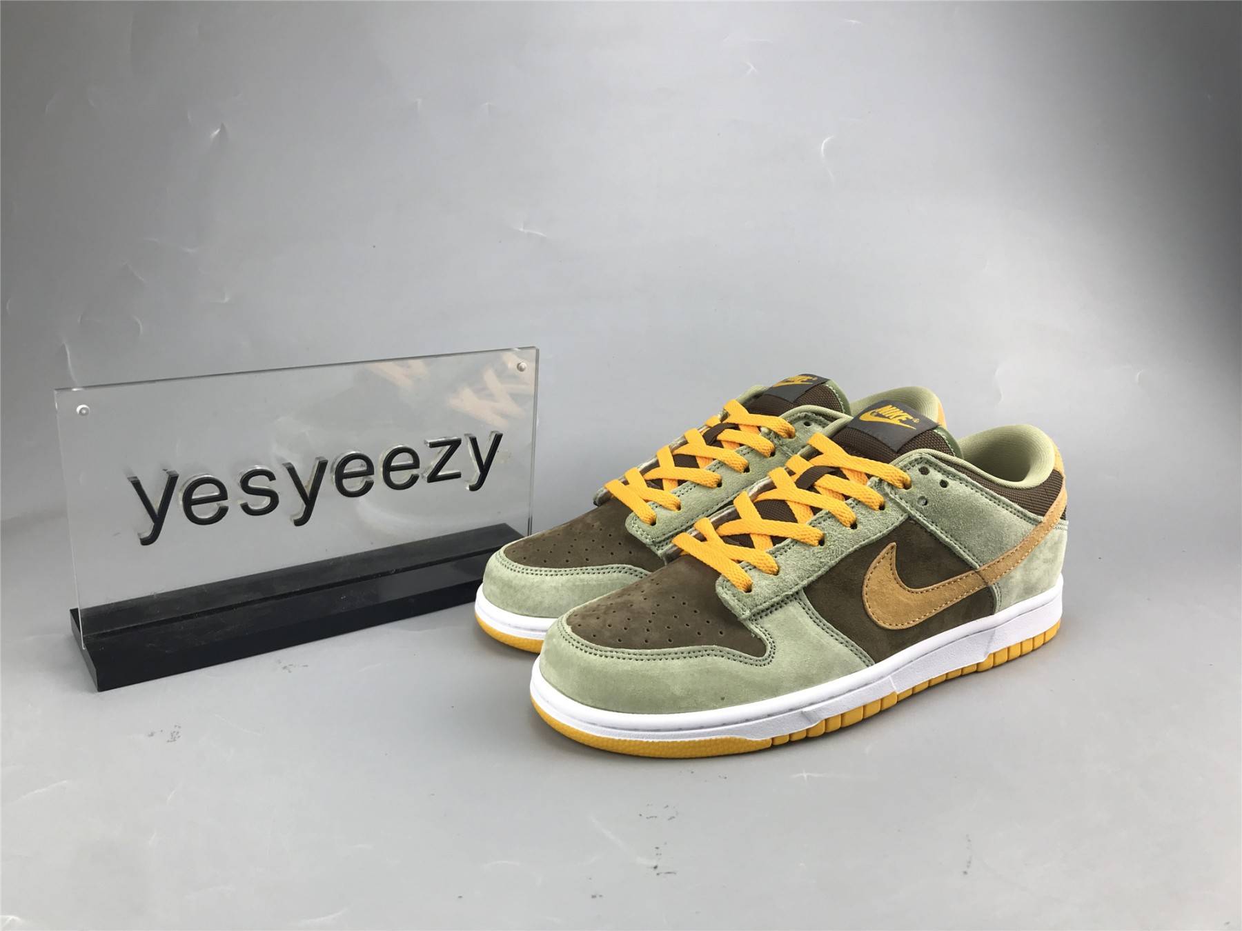 UA DUNK LOW 