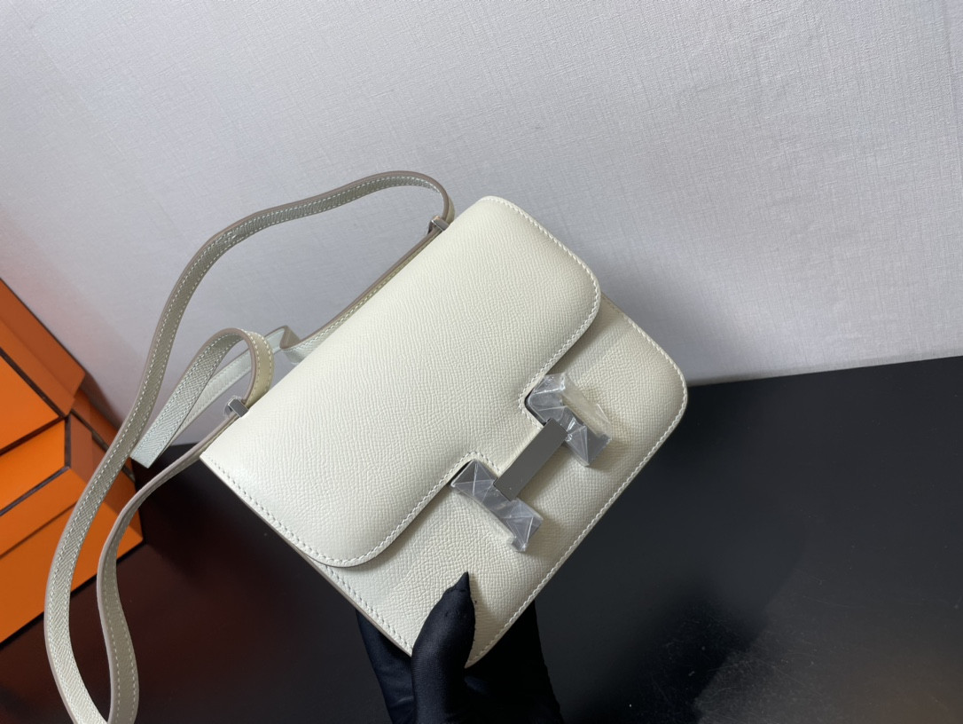 H**me5 Constance 24 White Epsom leather silver hardware 9.4"x5.9"x3"