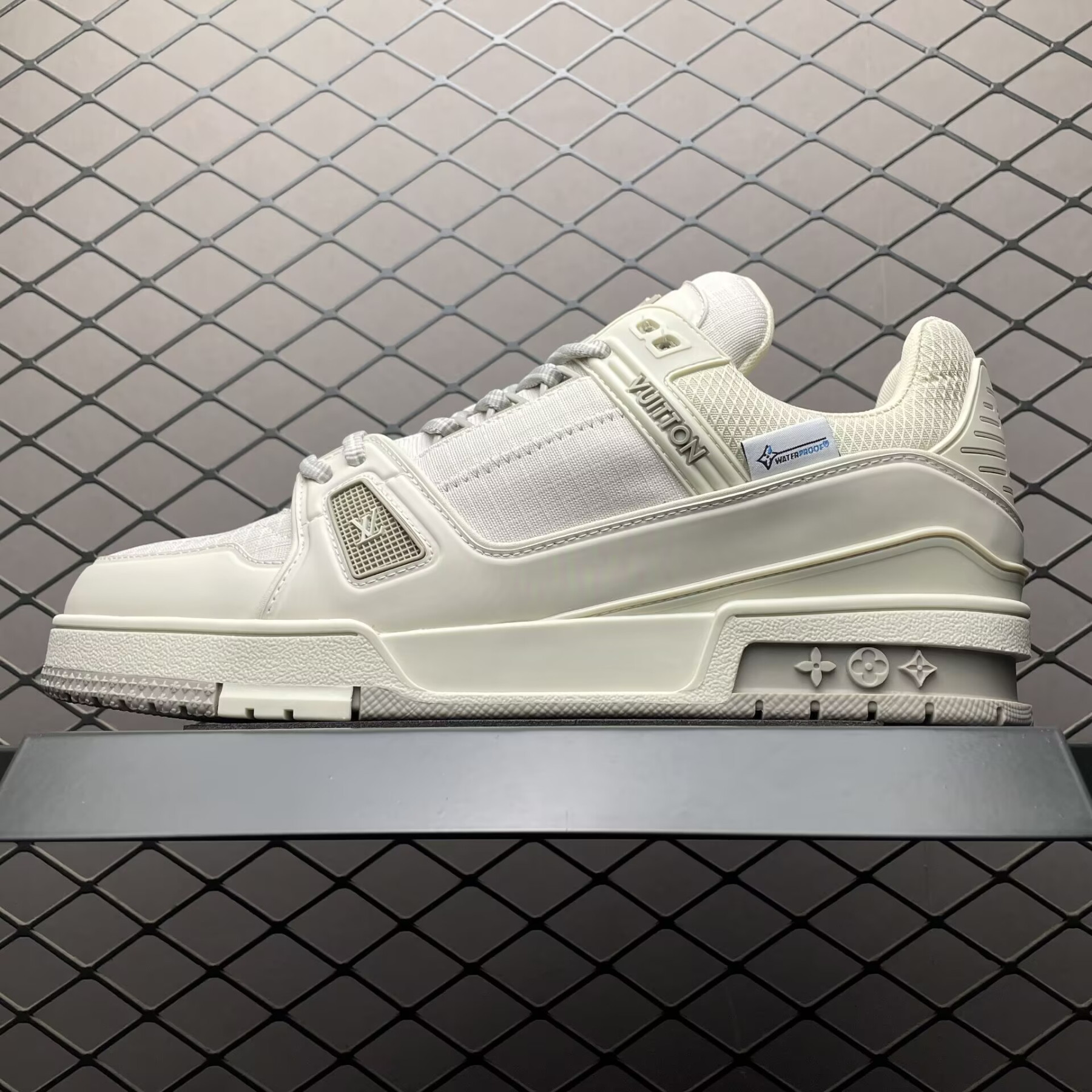 UA LV trainer Sneakers