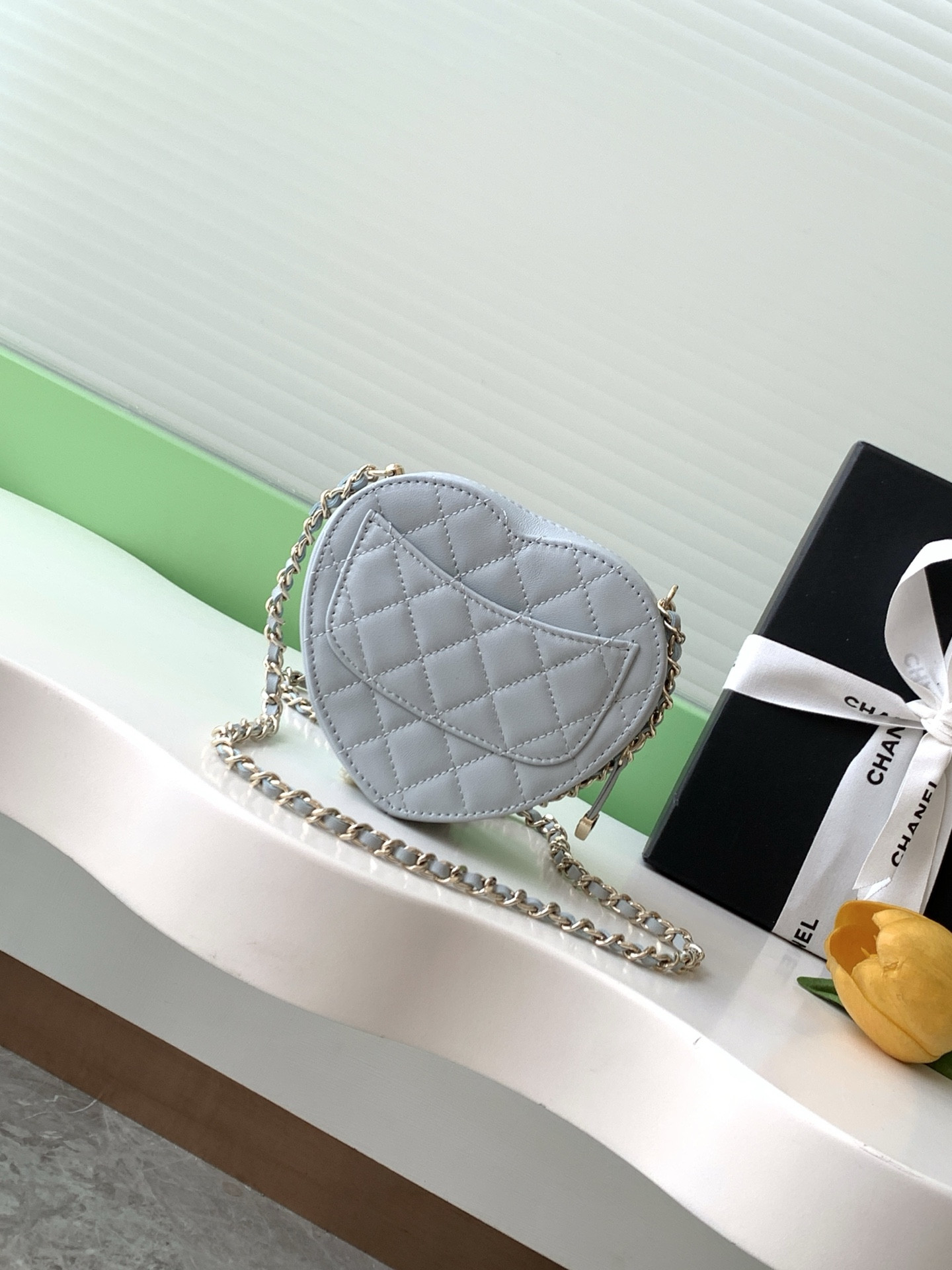 Chanel Mini 22S Heart Clutch With Chain 12x13x5.5cm