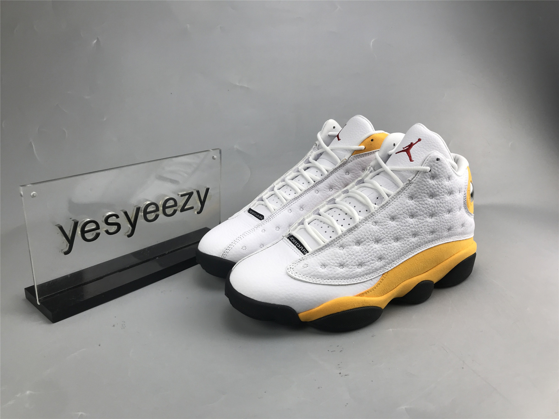 UA AIR JORDAN 13