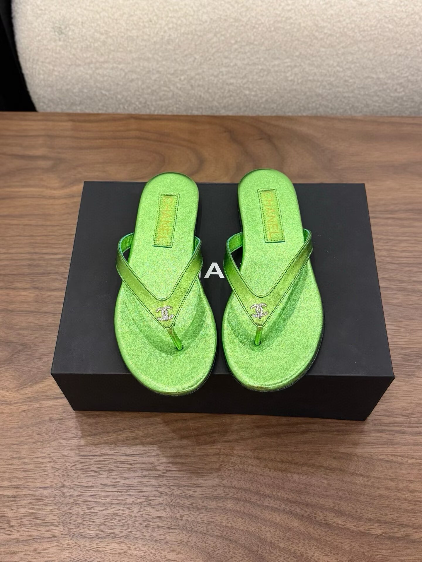 UA Chanel Slides