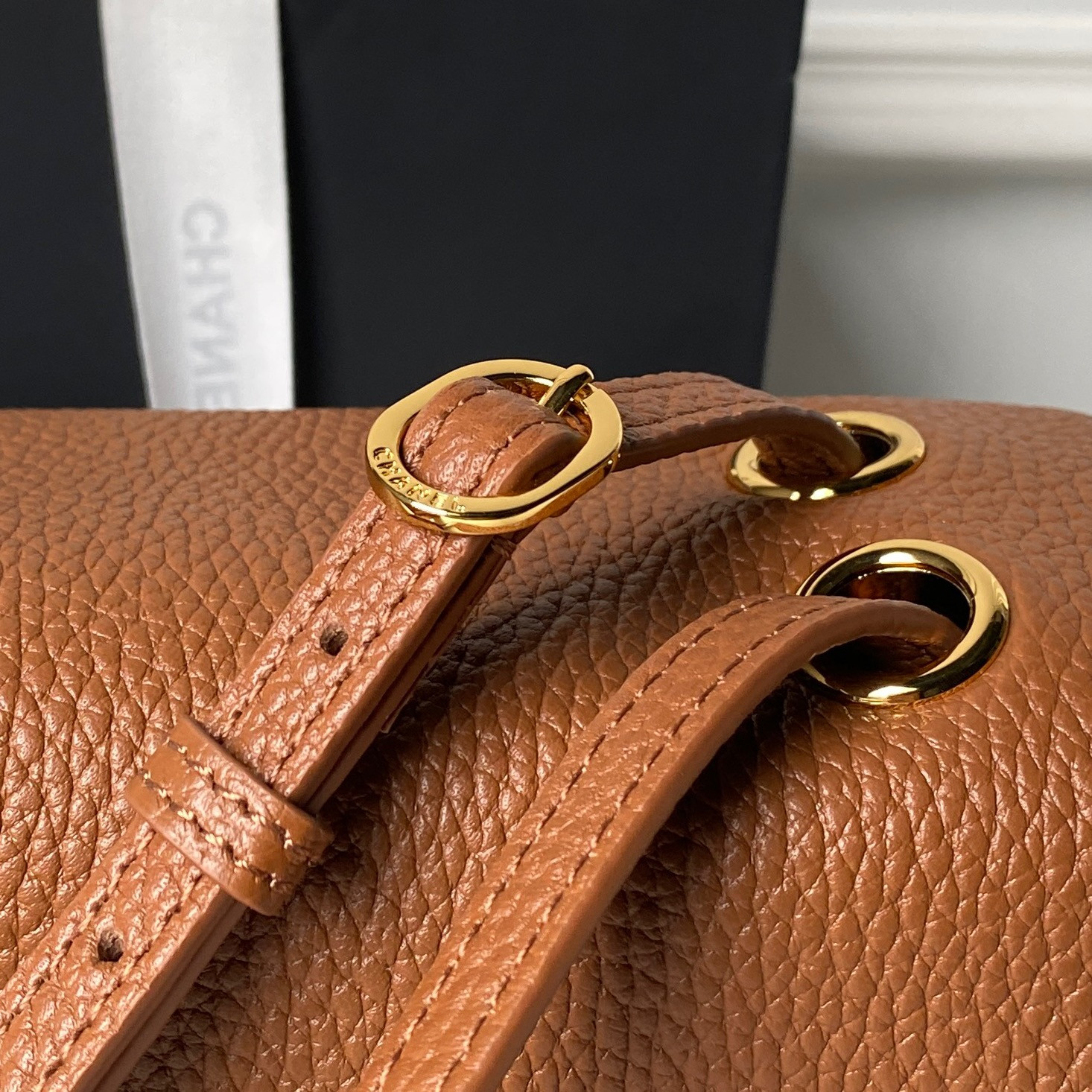 Chanel Maxi Flapbag Gold hardware AS6231 19.5x32x10cm