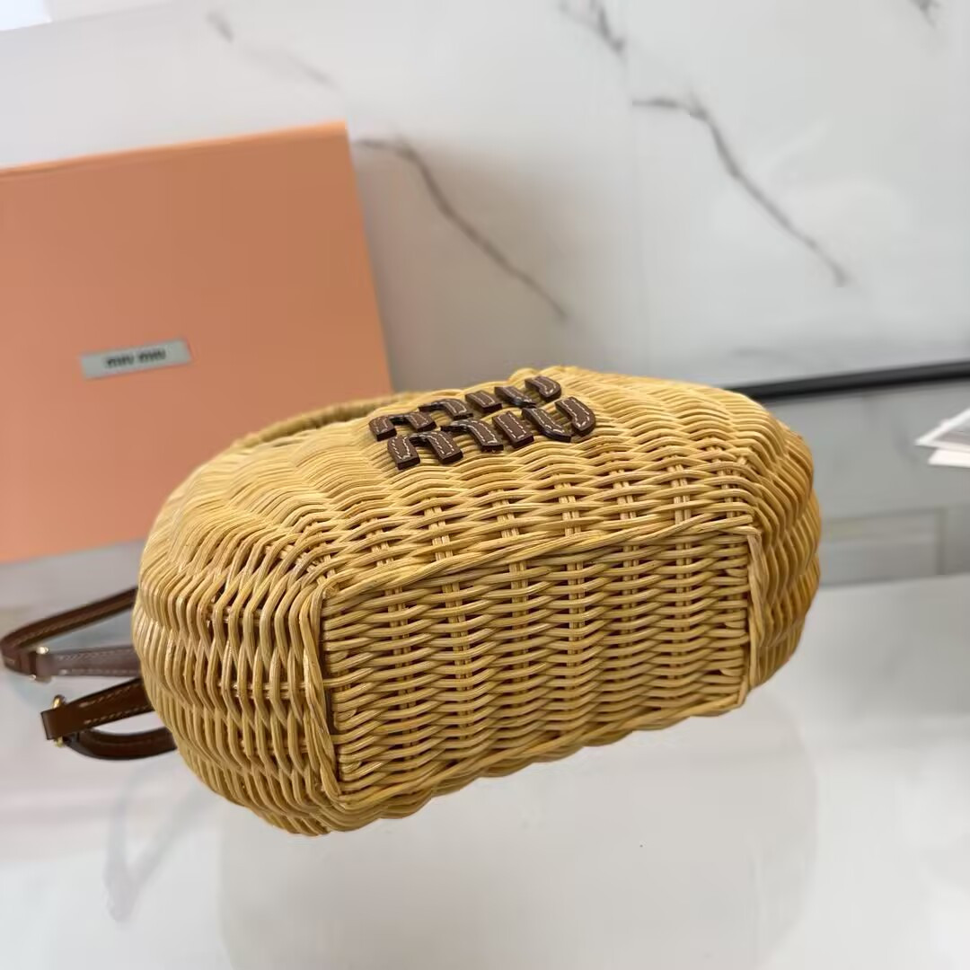 Miu Miu Wander Wicker Handbag 20x17x6cm