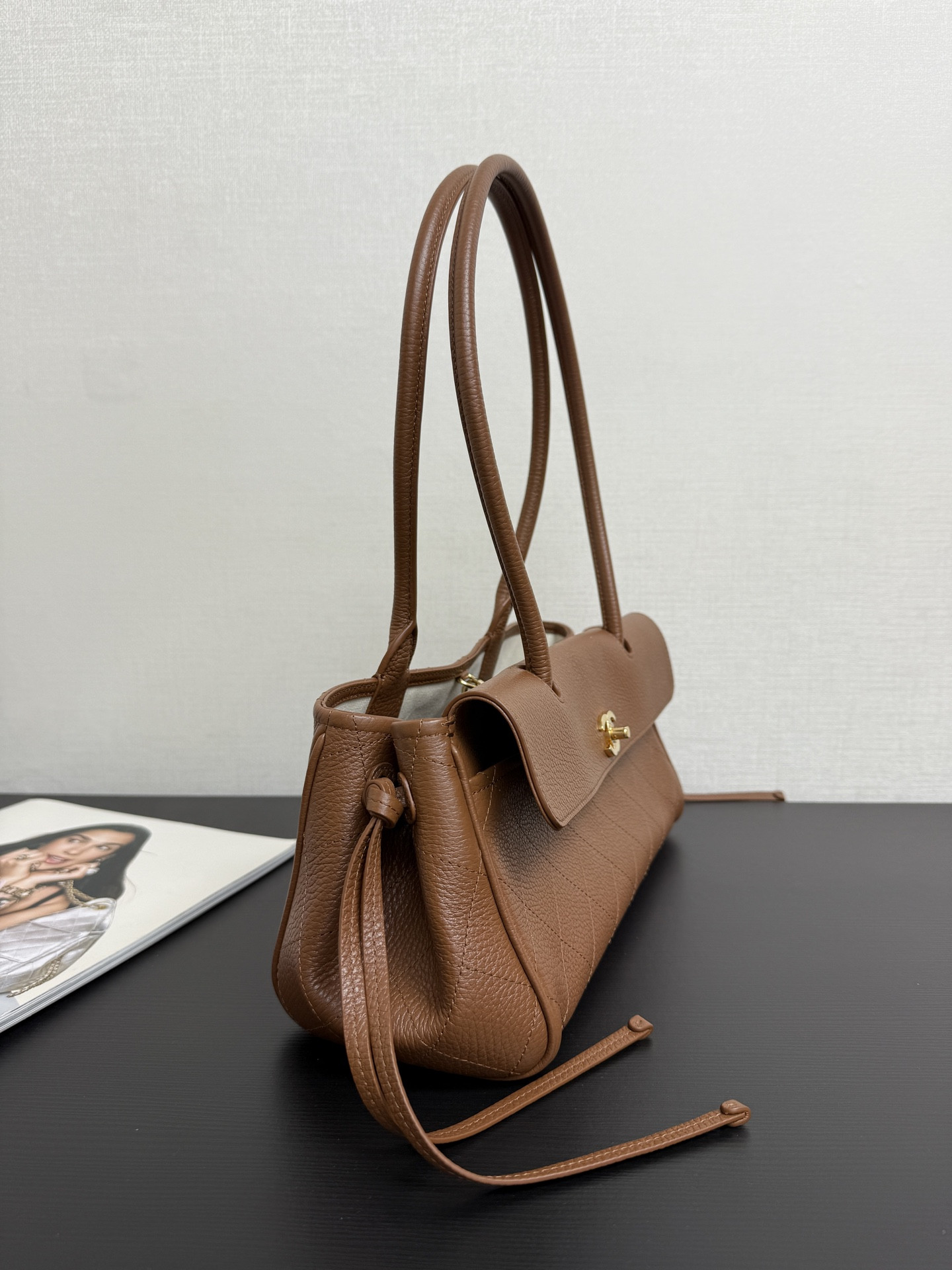 Chanel Small Tote AS6288 15x31x12cm