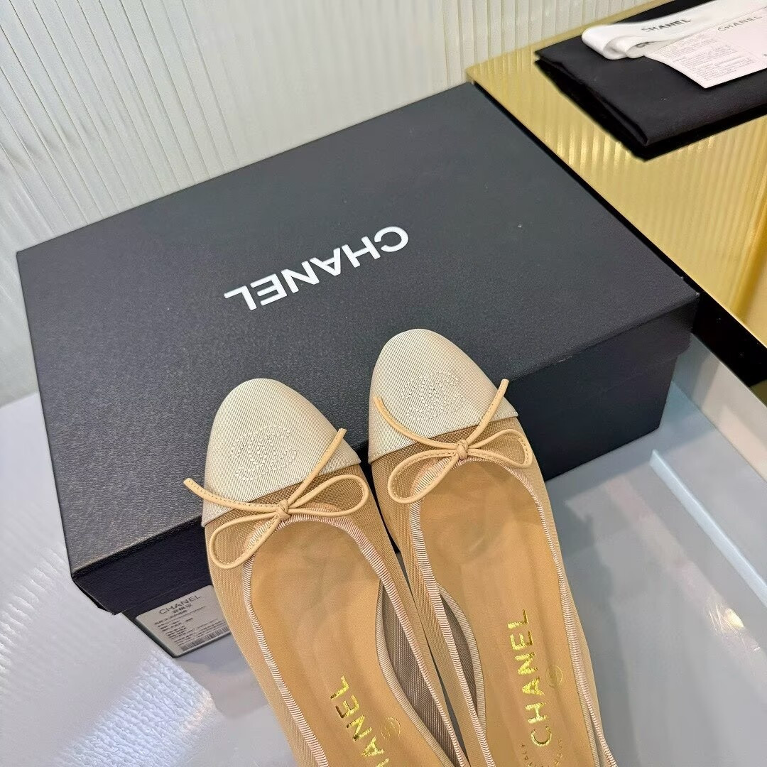 ua Ch**el ballet flats