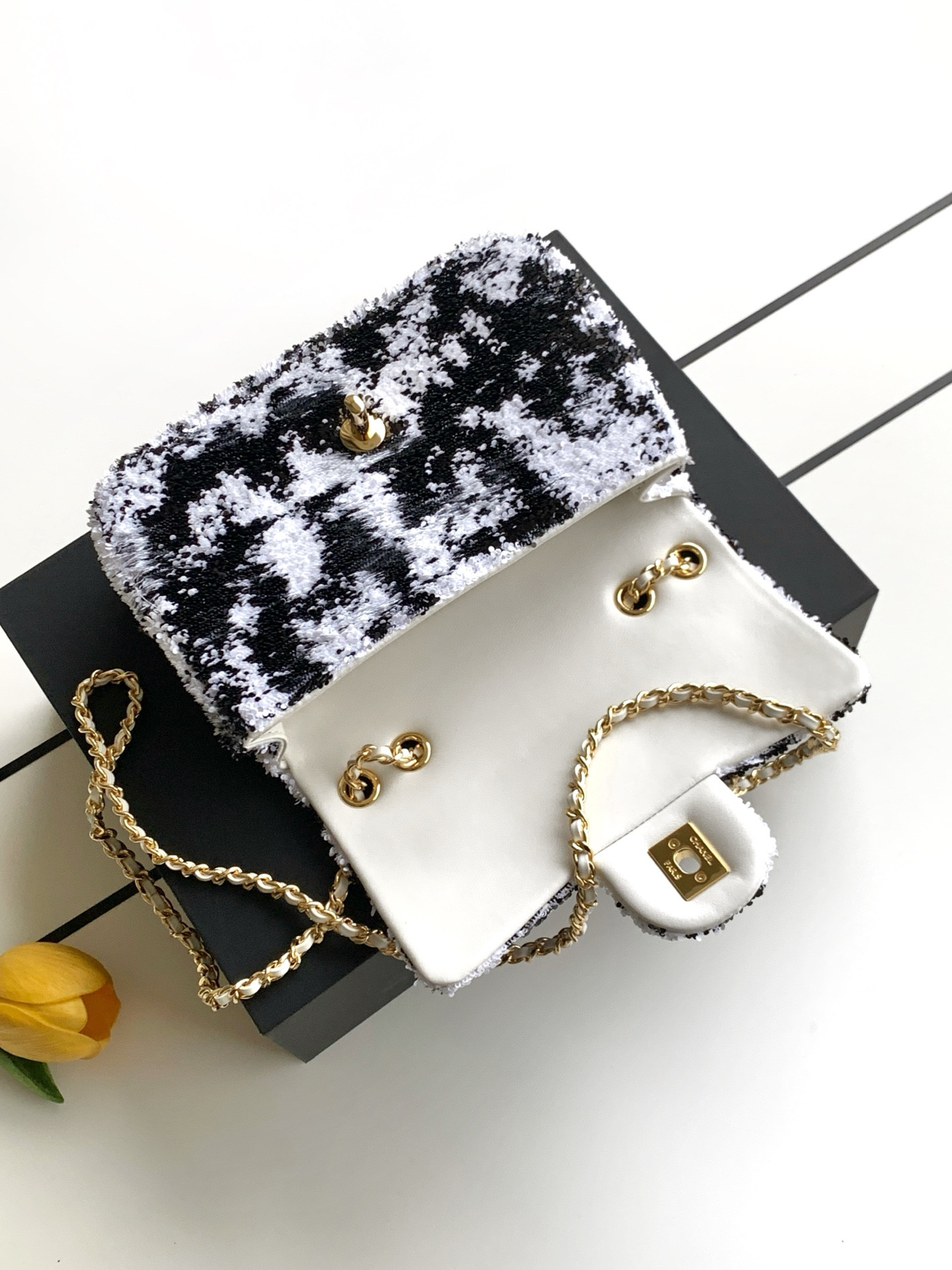 Chanel Flap Bag AS4418 14x21x8cm