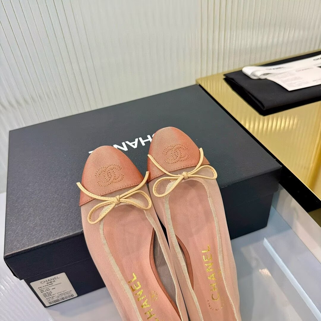 ua Ch**el ballet flats