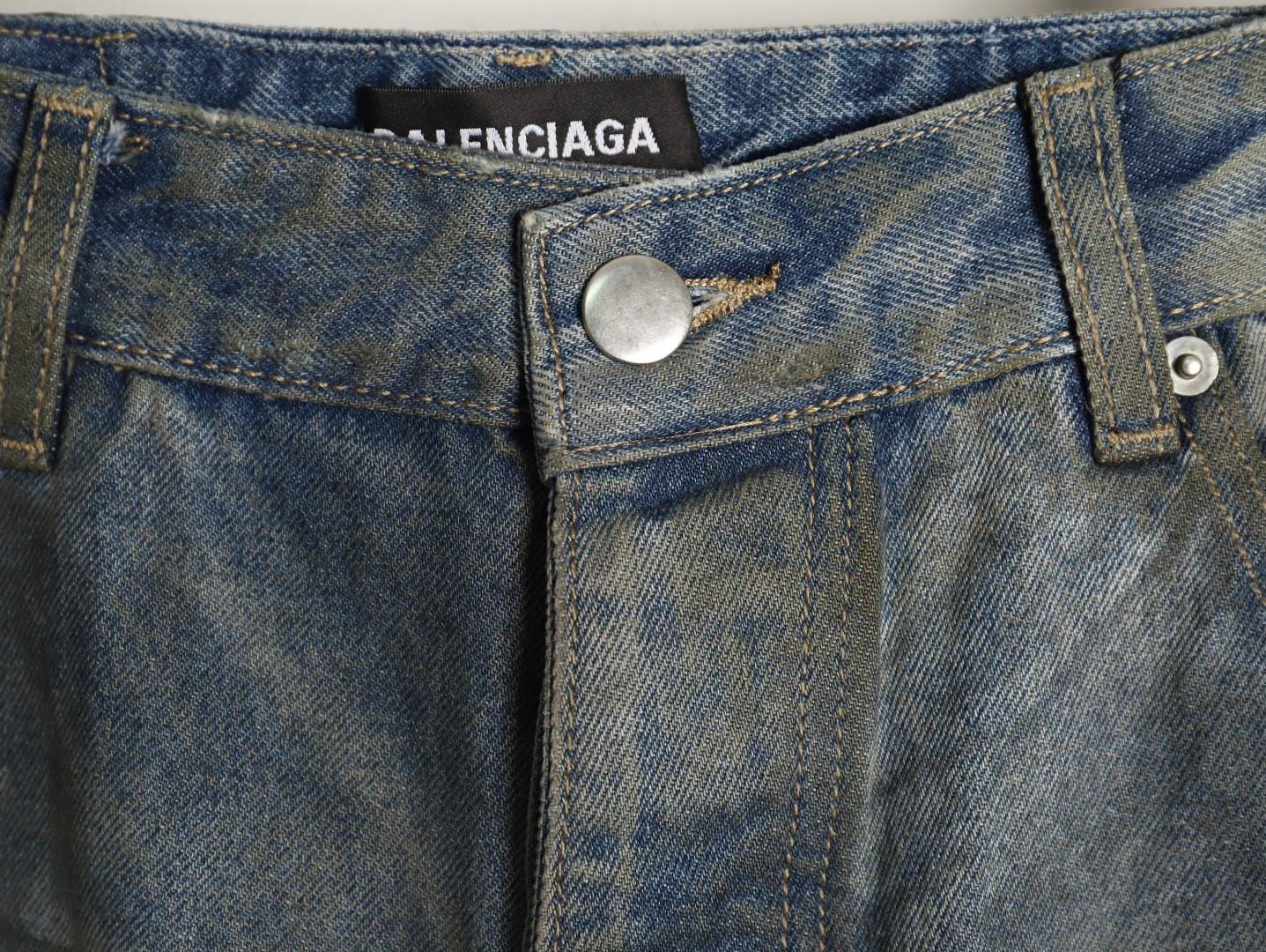 Ba1en*iaga Jeans