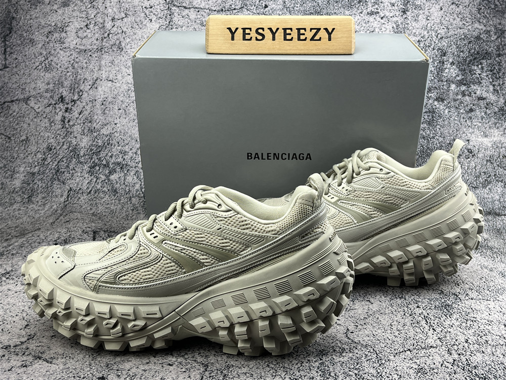 ua Ba1en*iaga defender beige