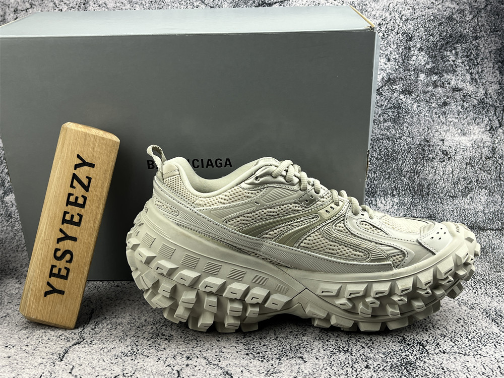 ua Ba1en*iaga defender beige