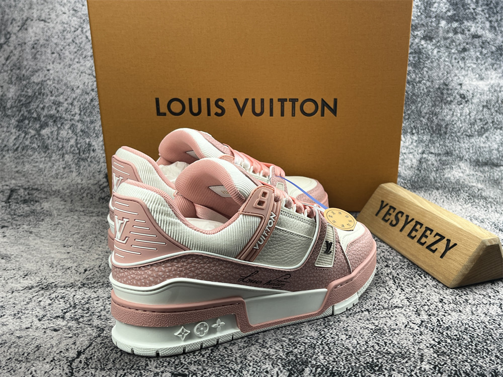 UA LV Trainer Sneaker