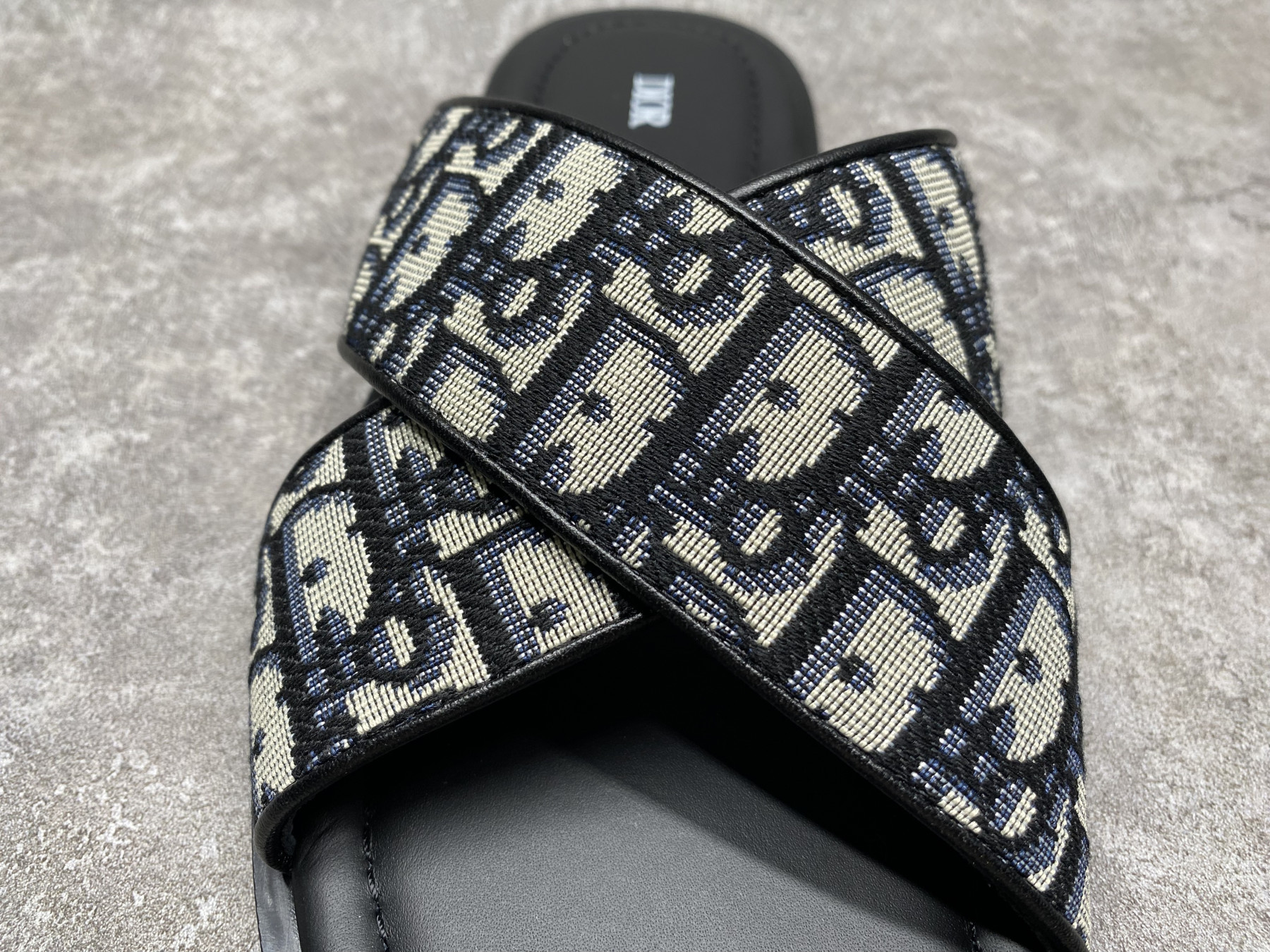 UA D10r Alias Sandal
