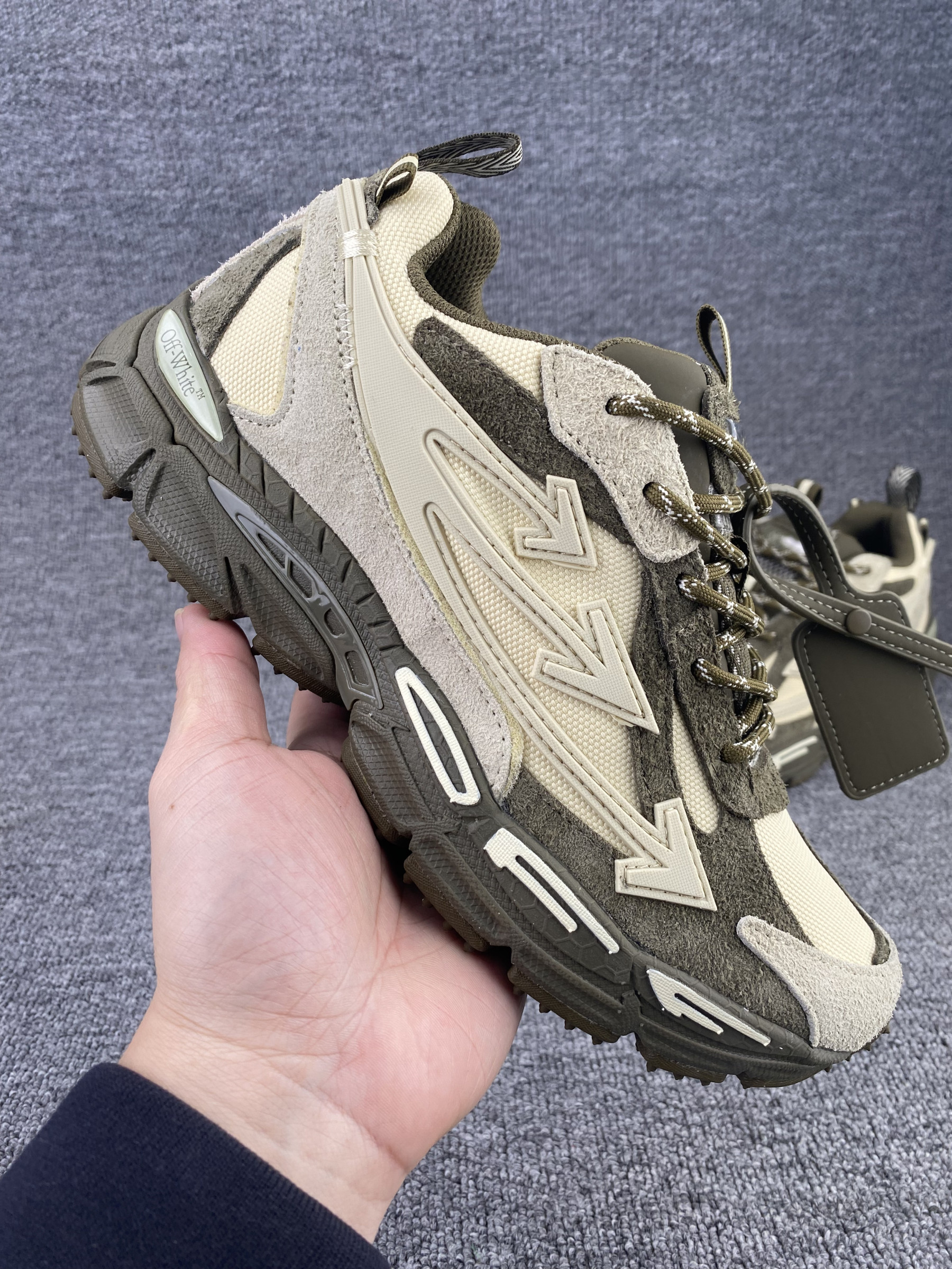UA Off-White "BE RIGHT BACK"